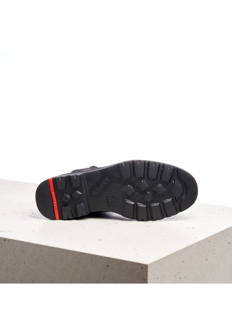 STIEFELETTE Schwarz