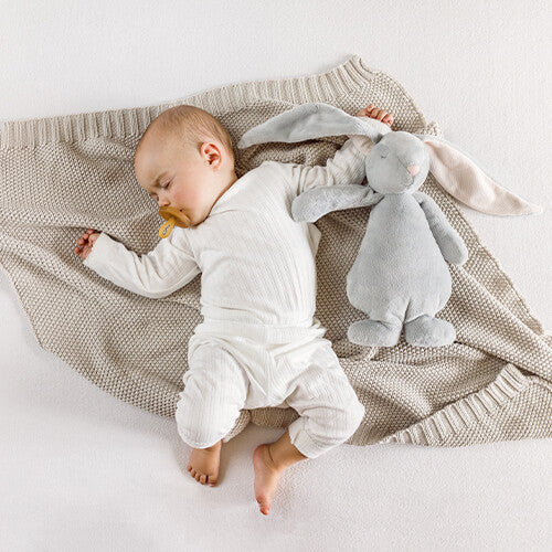 Moonie knuffelkonijn met nachtlamp en geluid - cloud - 28 cm