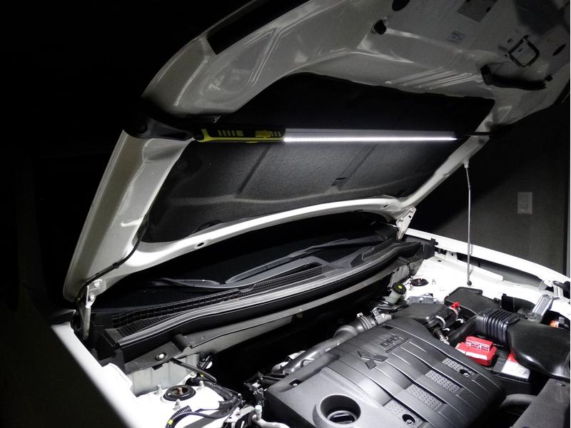 Nordride Klemmleuchte Long Light 1000 Lumen, IP54, verstell Akku Handlampe, Taschenlampe