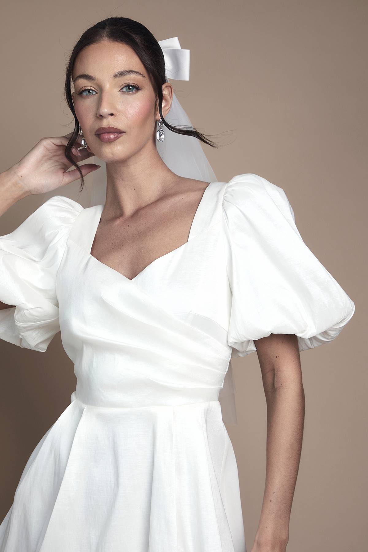 Coast Robe Courte à Manches Bouffantes Robe de Mariée avec Dos Noué