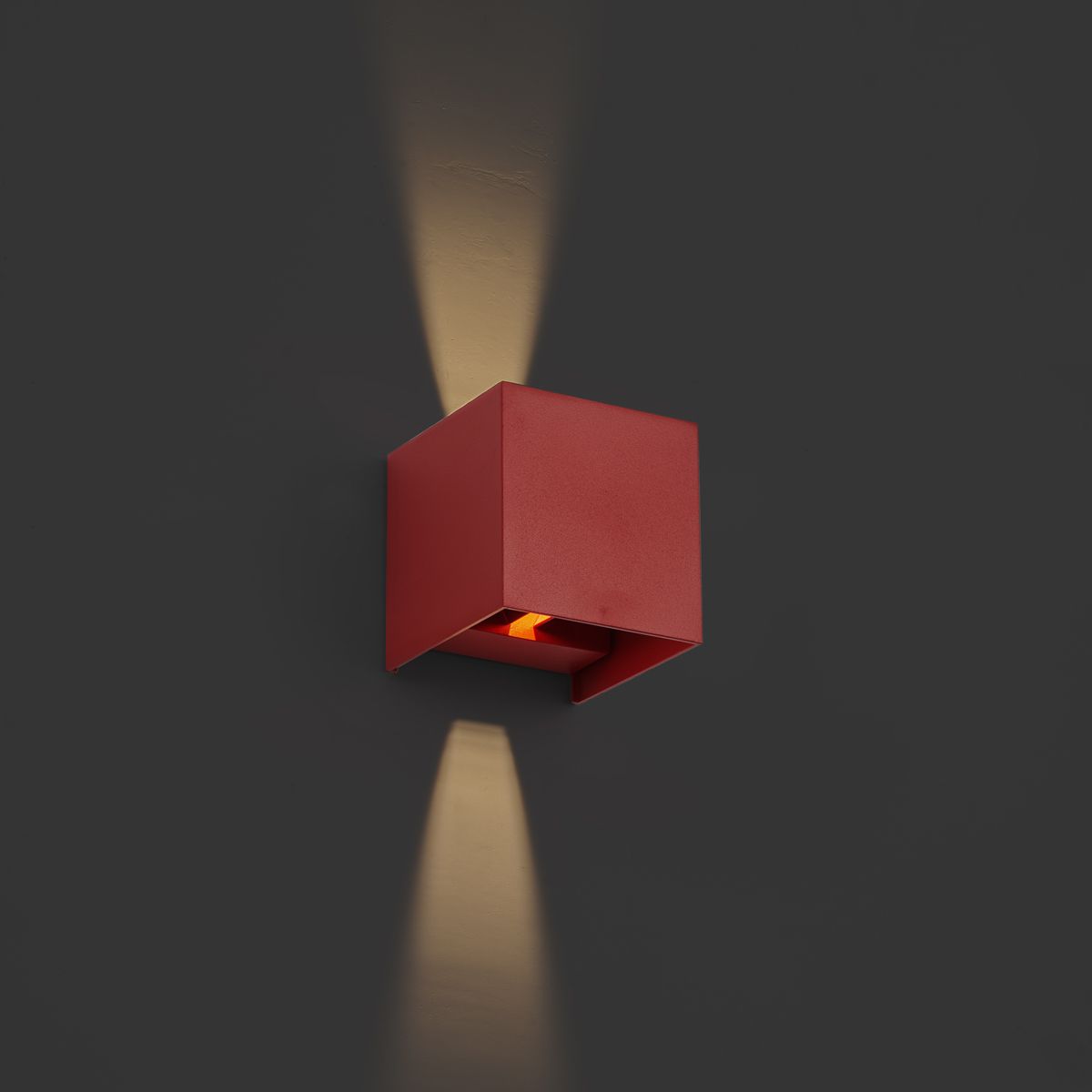 Moderne buiten wandlamp donker rood incl. LED IP54 - Edwin