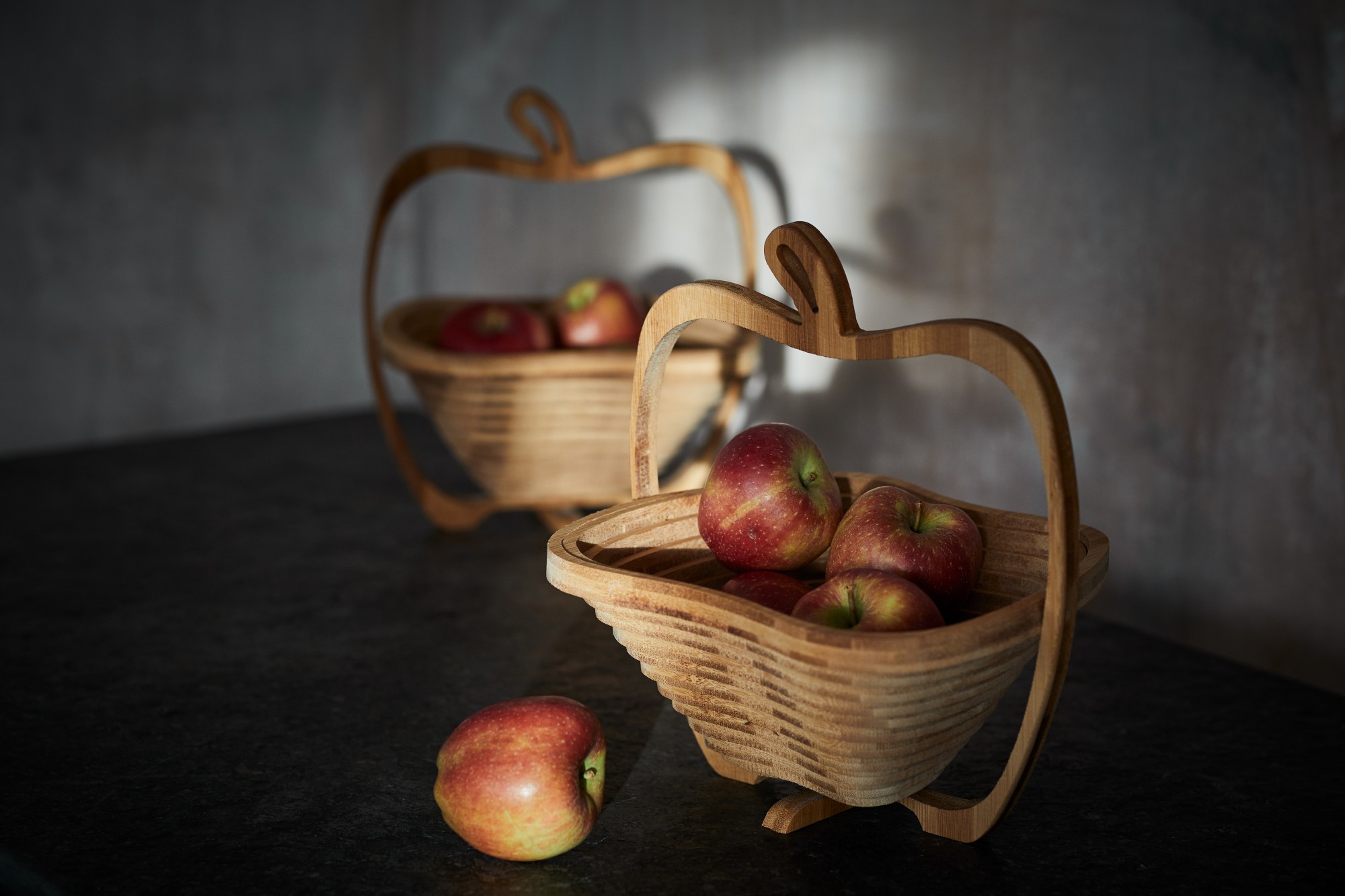 Fruchtkorb 'Apfel', Bambus, T 30 cm, B 27 cm, H 2 cm von fischer's lagerhaus