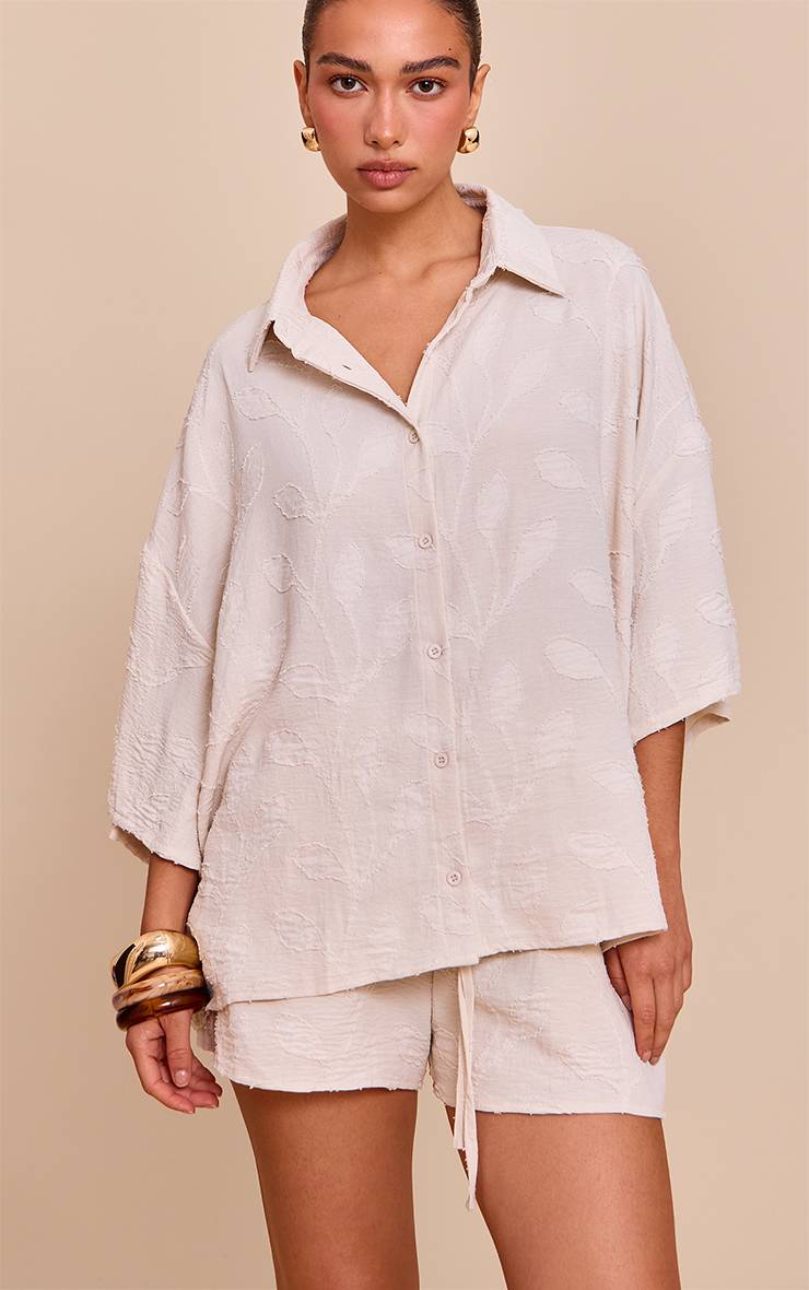 Crème Short Fluide Brodé À Motifs Floraux