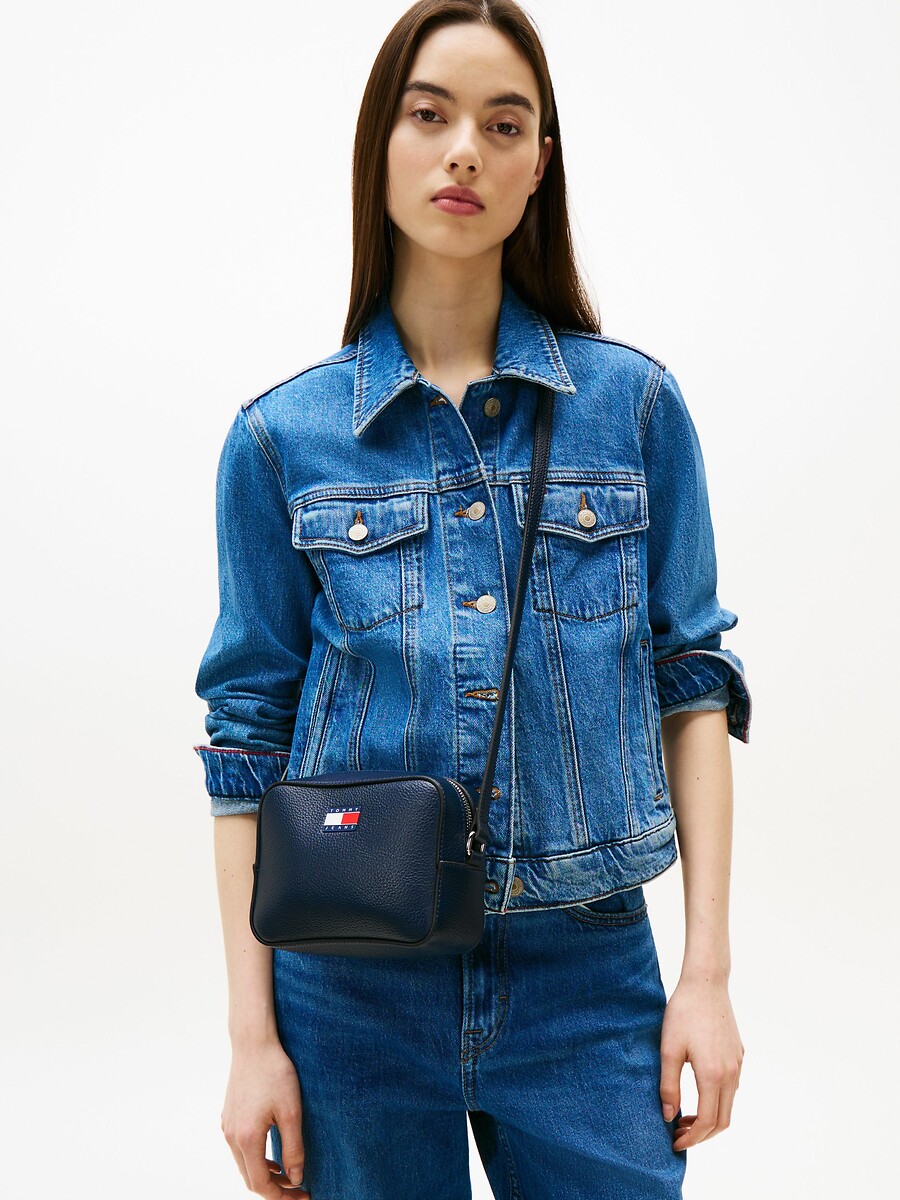 TOMMY JEANS<br>Câmeras