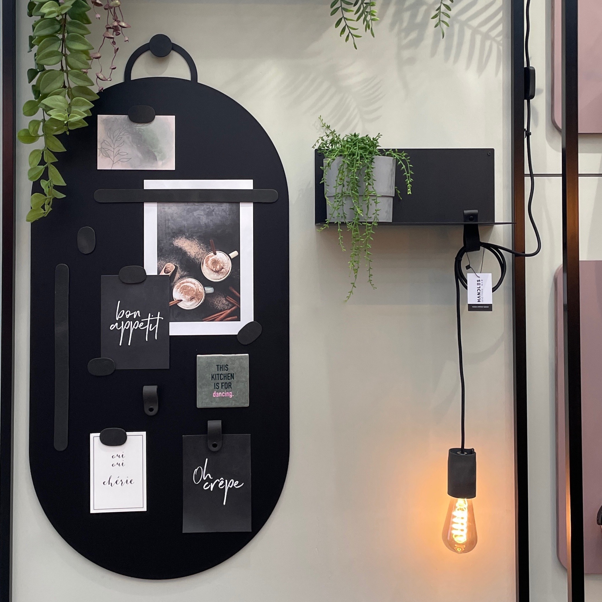 V BLACK  - XL Ovaal magneetbord