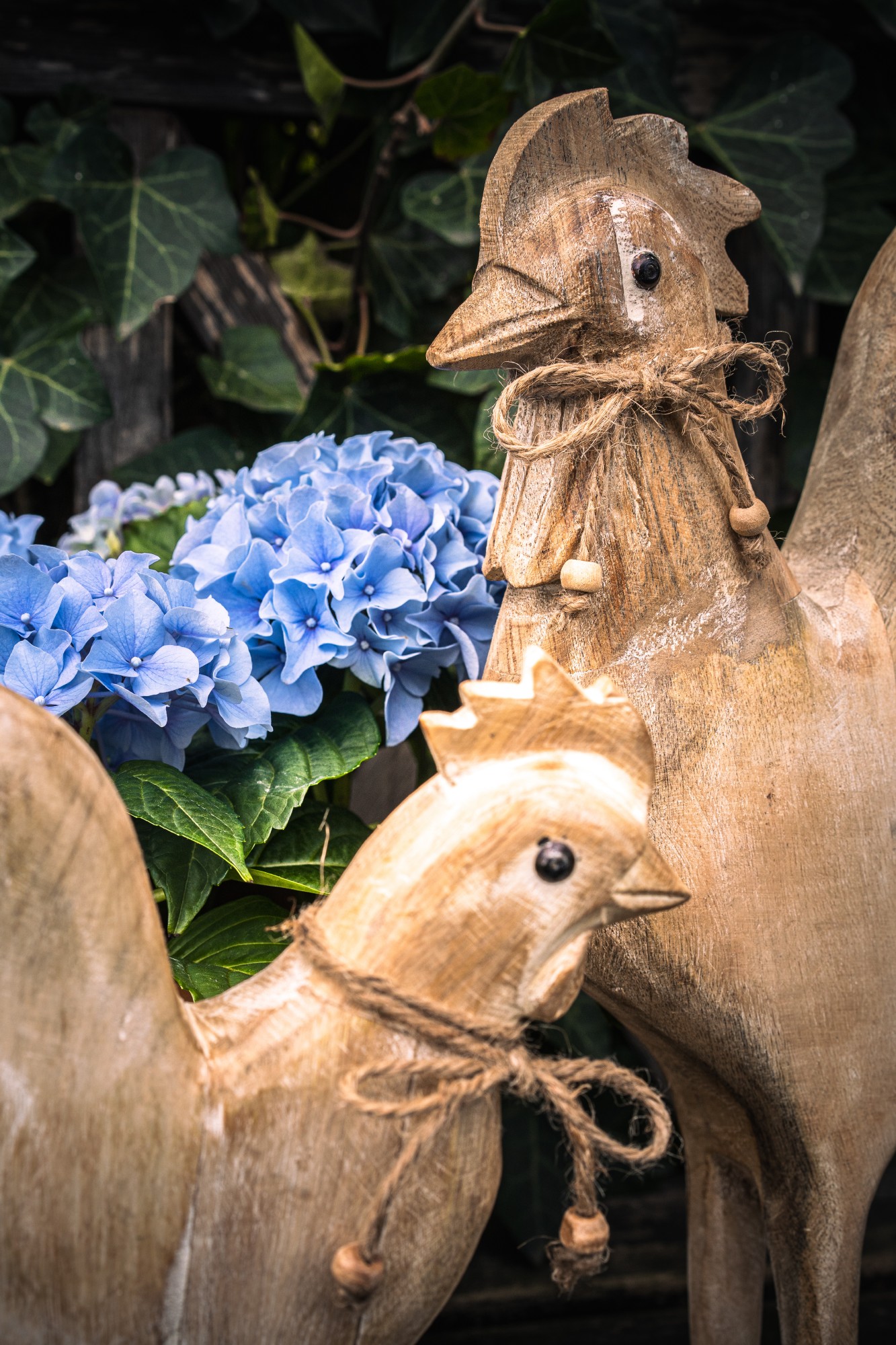 Holzfigur 'Hahn stehend', natur, B 18 cm, H 28 cm, L 7 cm von fischer's lagerhaus