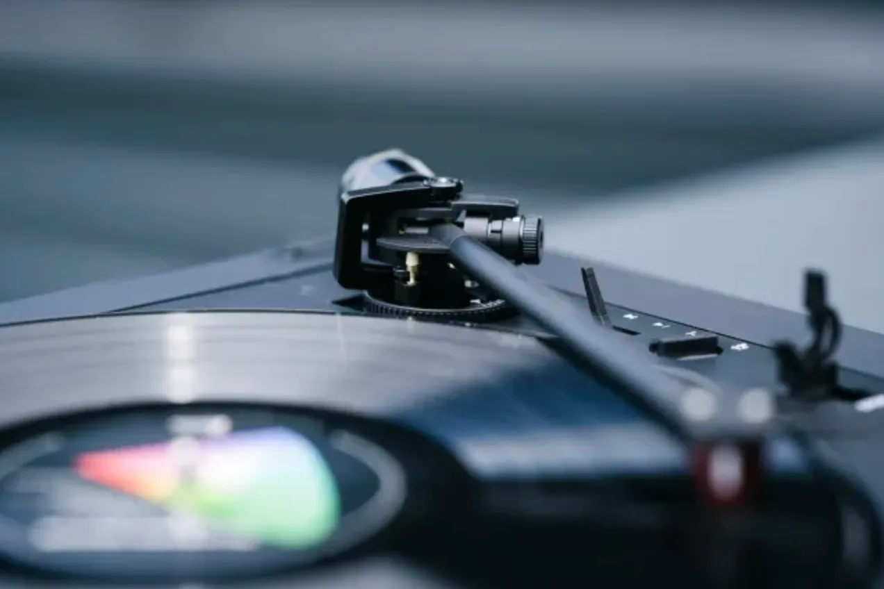 Pro-Ject A2   cellule Ortofon 2M Red Platines vinyle hi-fi