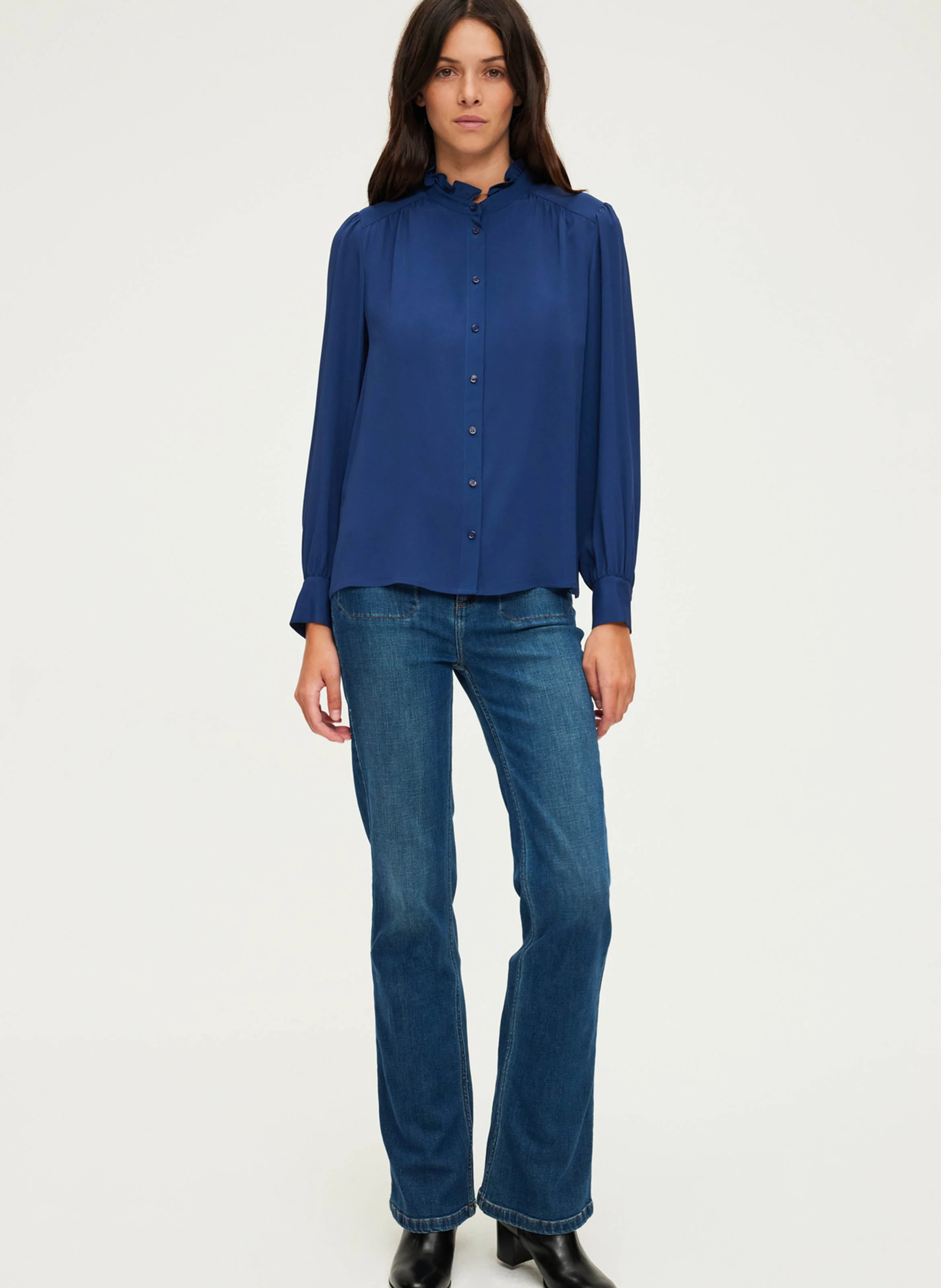 BRUNHILDE - Chemise fluide droite col montant | Bleu