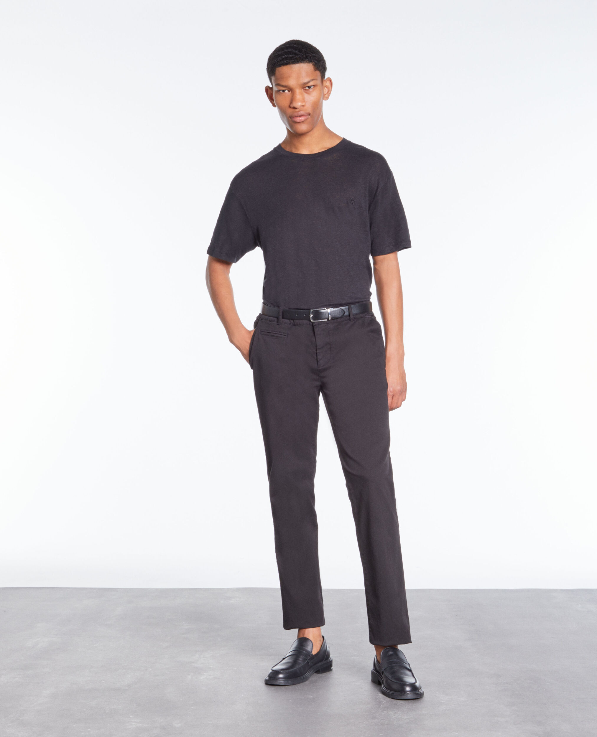 T-shirt noir en lin avec blason