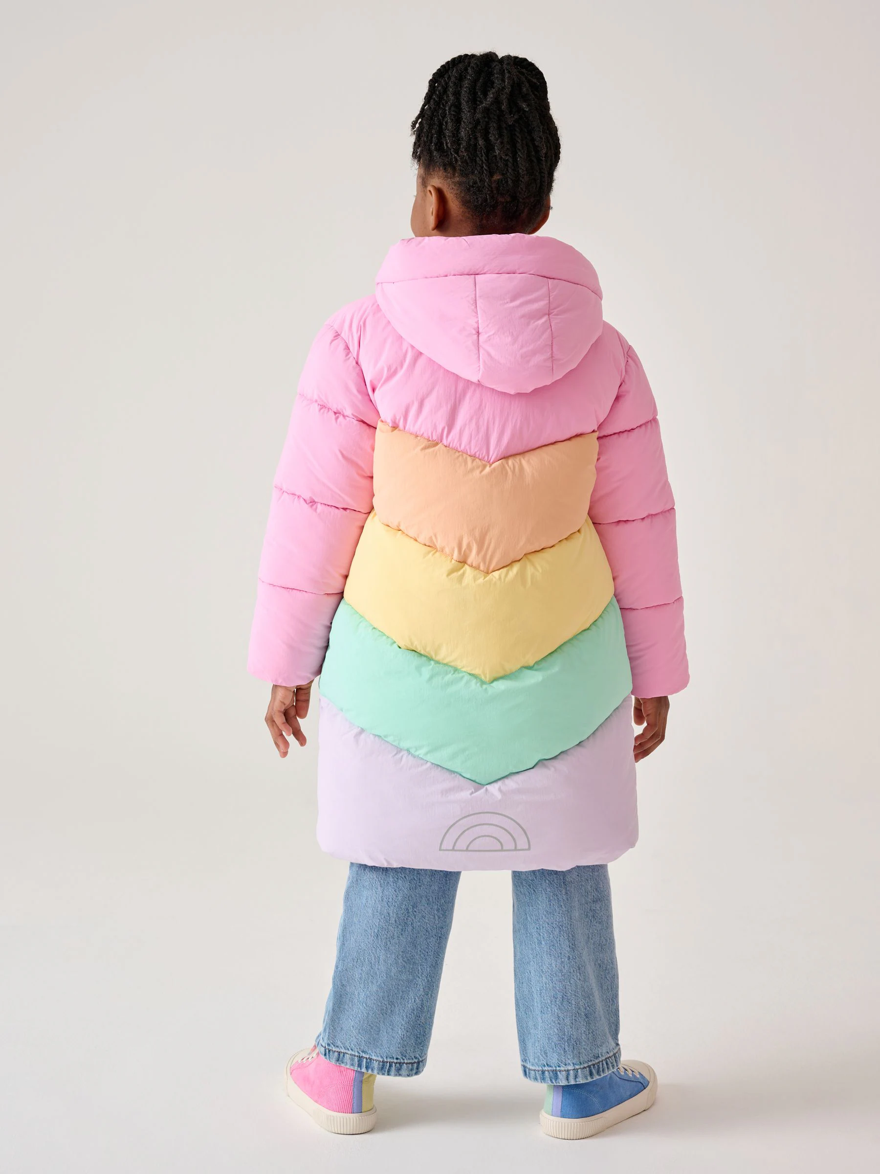 Little Bird by Jools Oliver regenbestendige lange gewatteerde jas met pastelkleurige regenboogprint