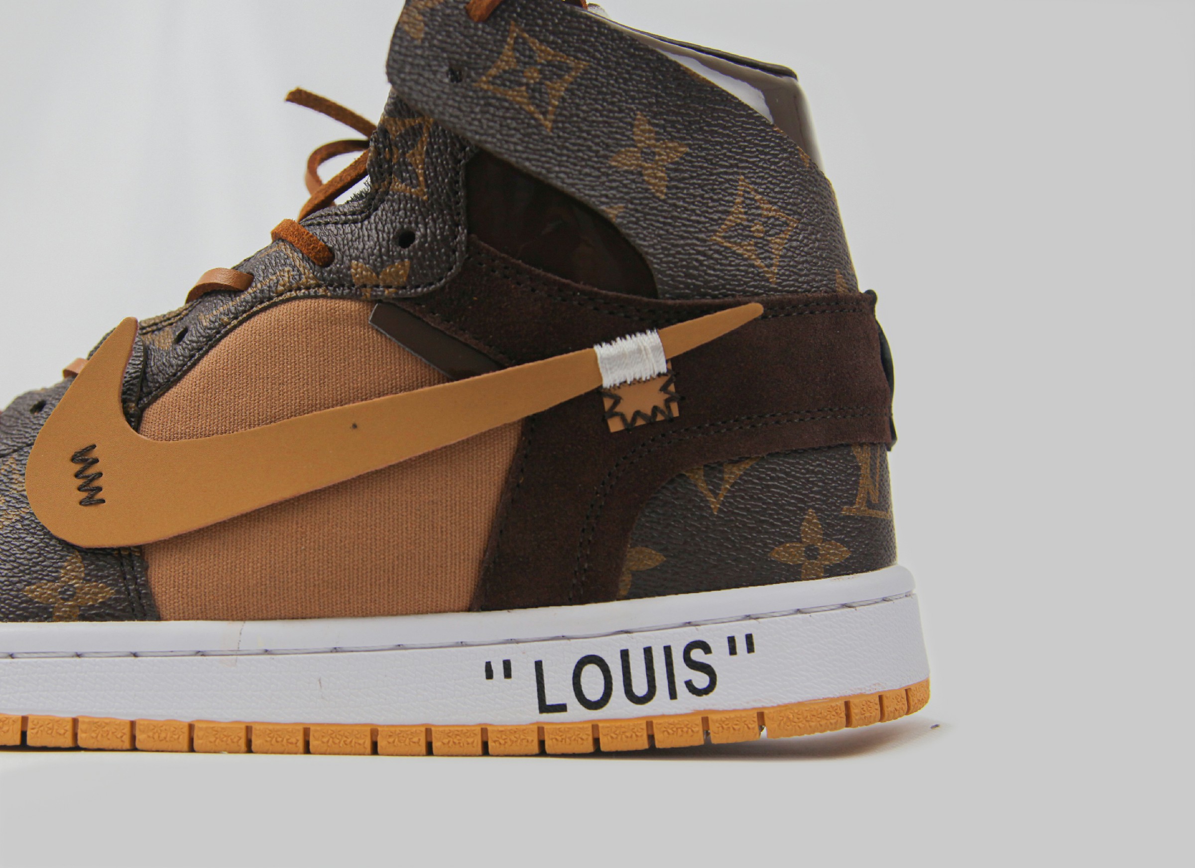 Air Jordan 1 Retro High x Louis Vuitton