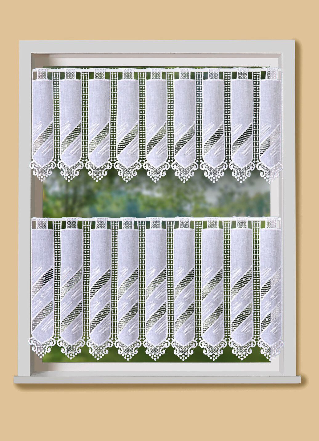 Kleinfenster-Store mit Macramé-Abschluss