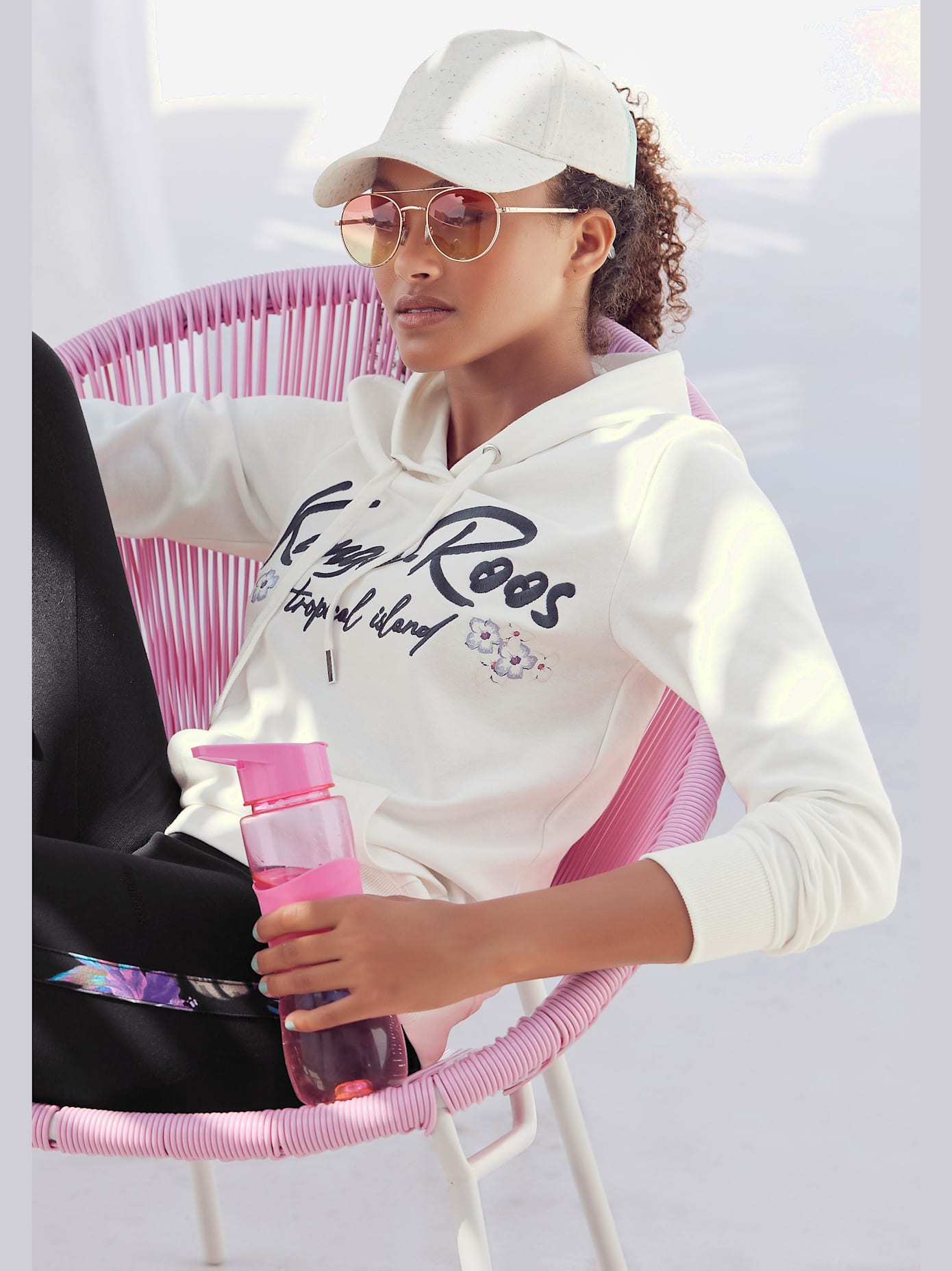Sweatshirt à capuche sweatshirt basique avec broderie et imprimé floral