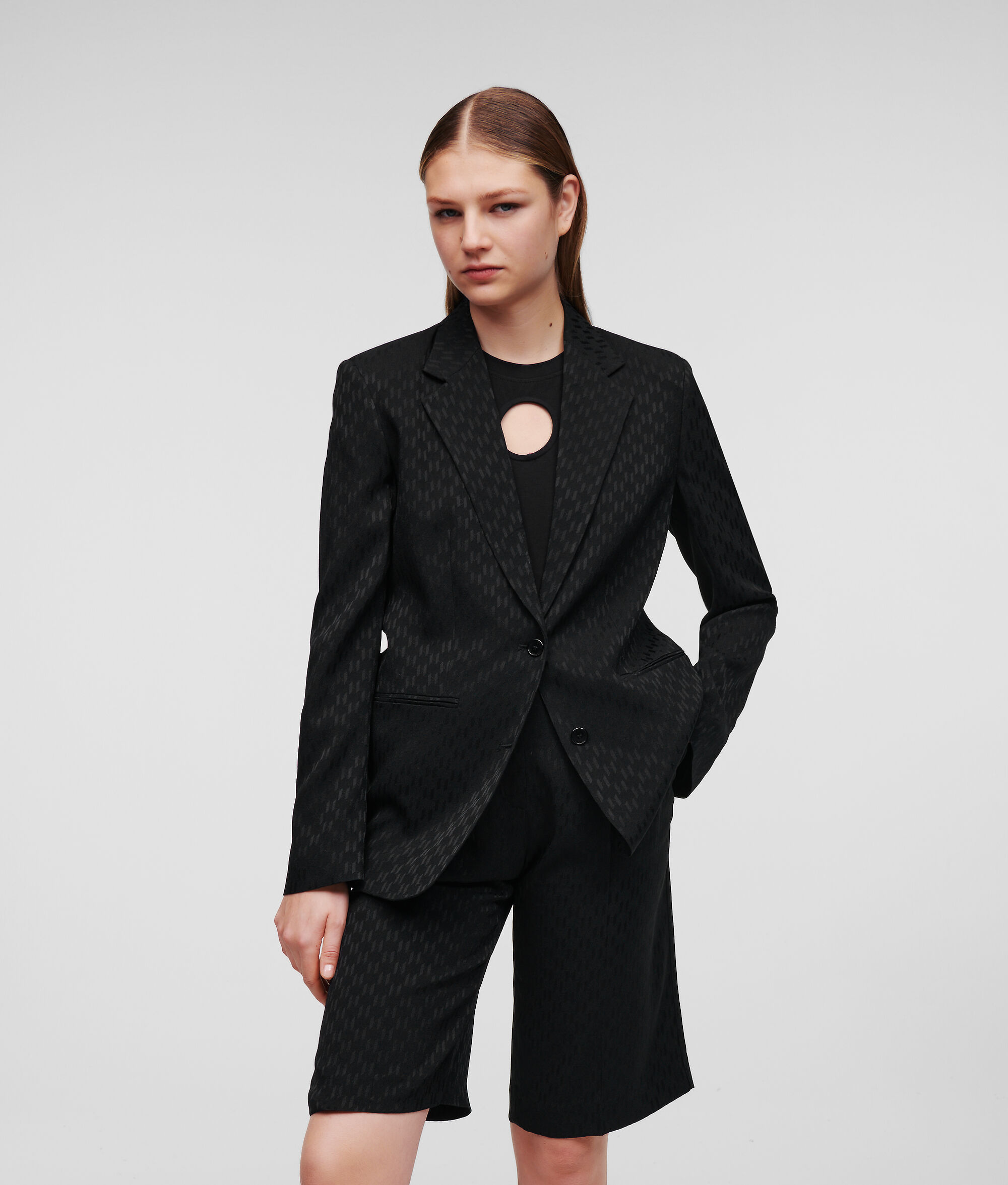 BLAZER MONOGRAM SÉLECTIONNÉ PAR HUN KIM