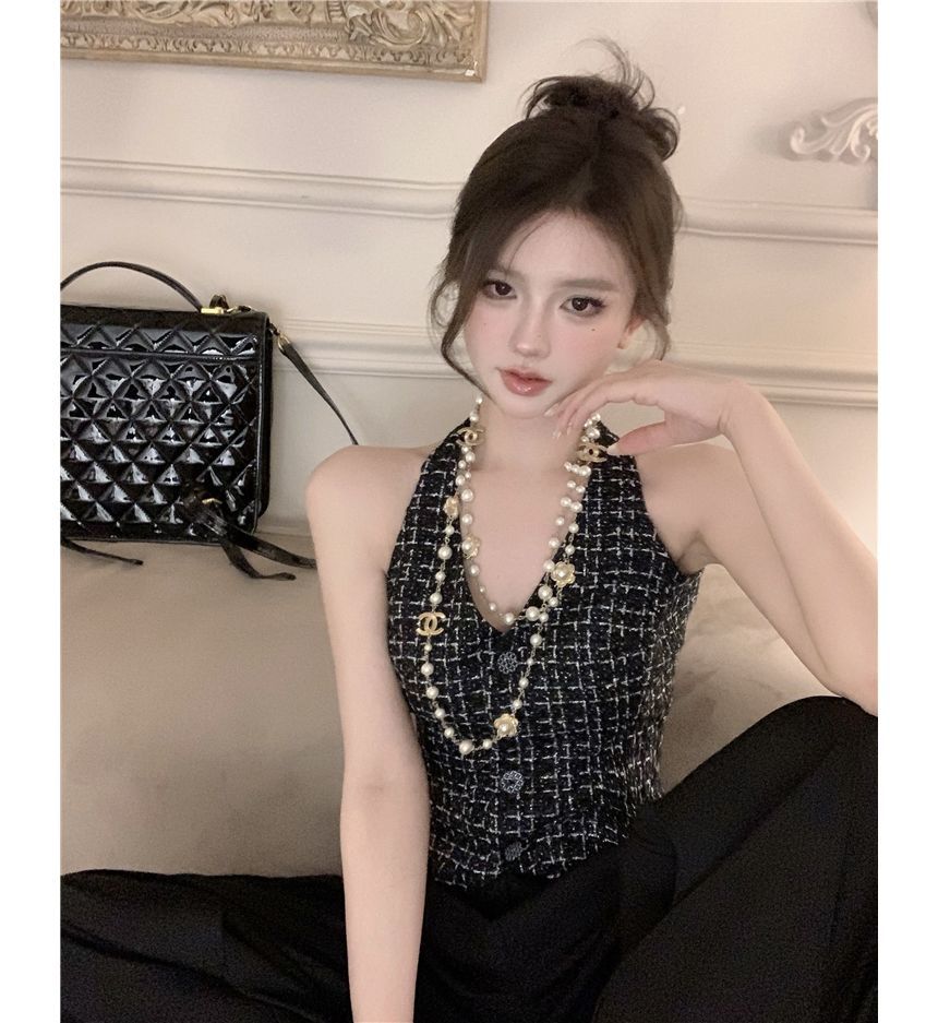Yupina - Halterhals geruit tweed crop top met knoopjes