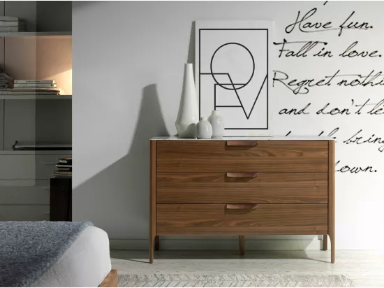 Commode bois noyer et plateau en marbre céramique blanc Mykal