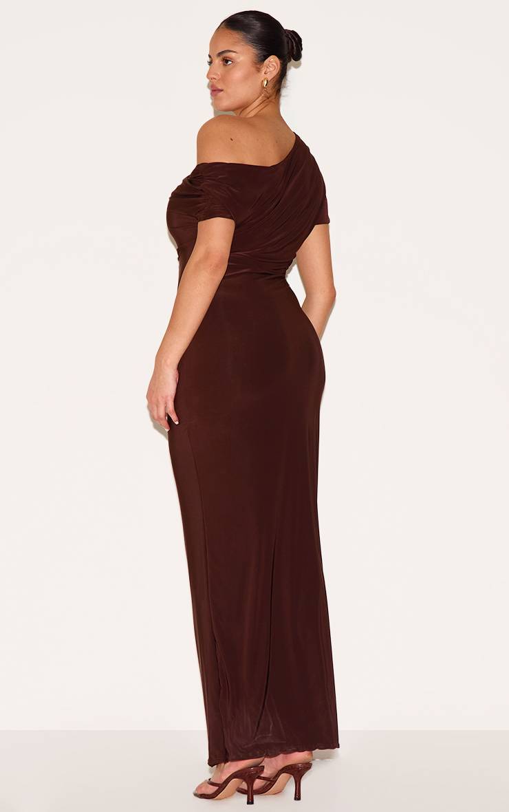 Dark Chocolate Robe Maxi Asymétrique À Manches Froncées En Tissu Slinky Double Couche Grande Taille