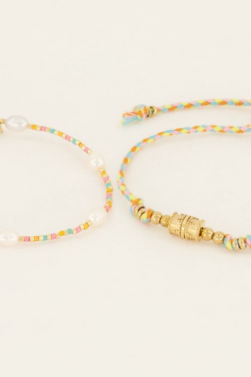 Souvenir multikleur armband set met parels