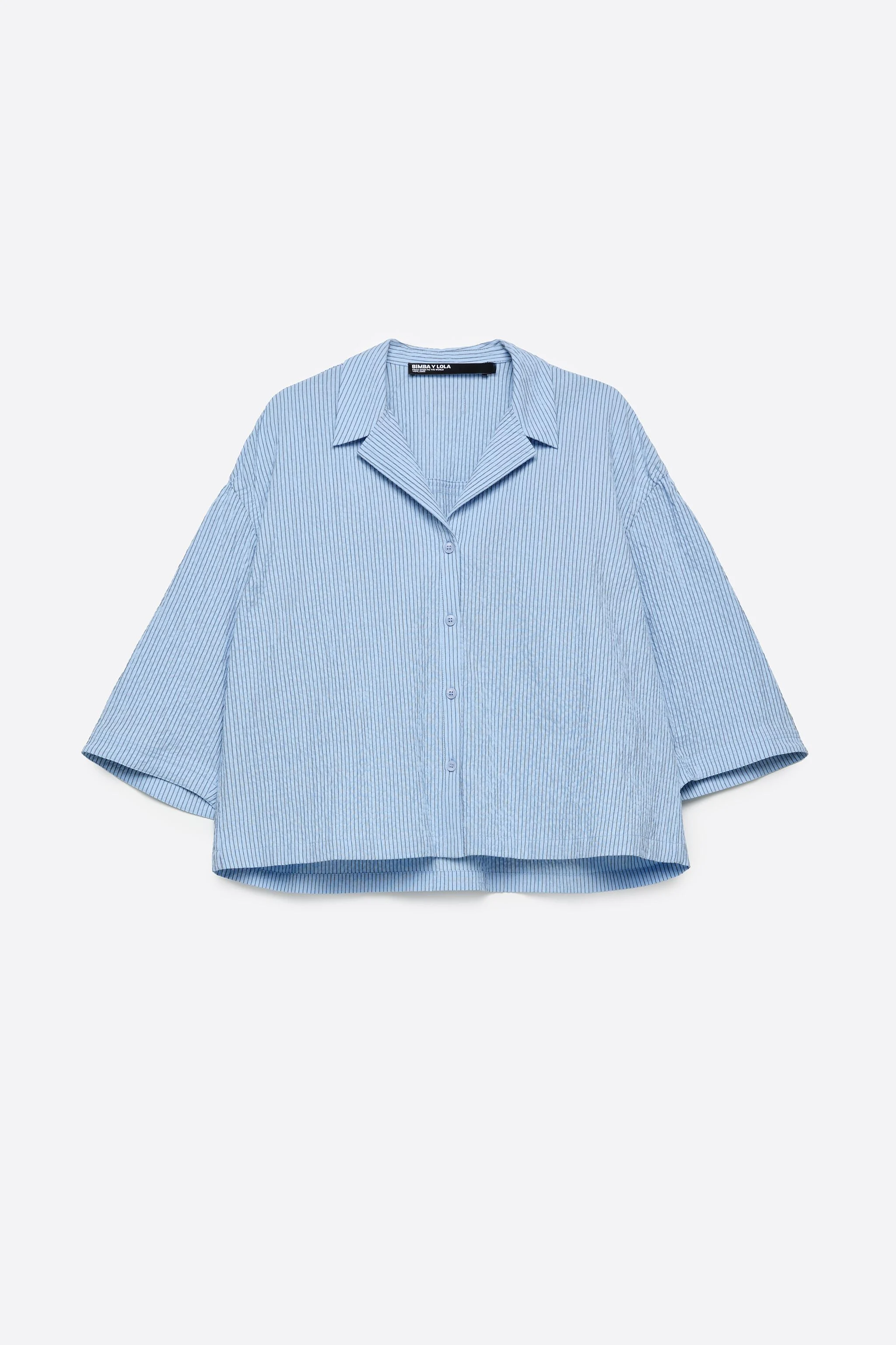 Camisa azul clara de corte reto