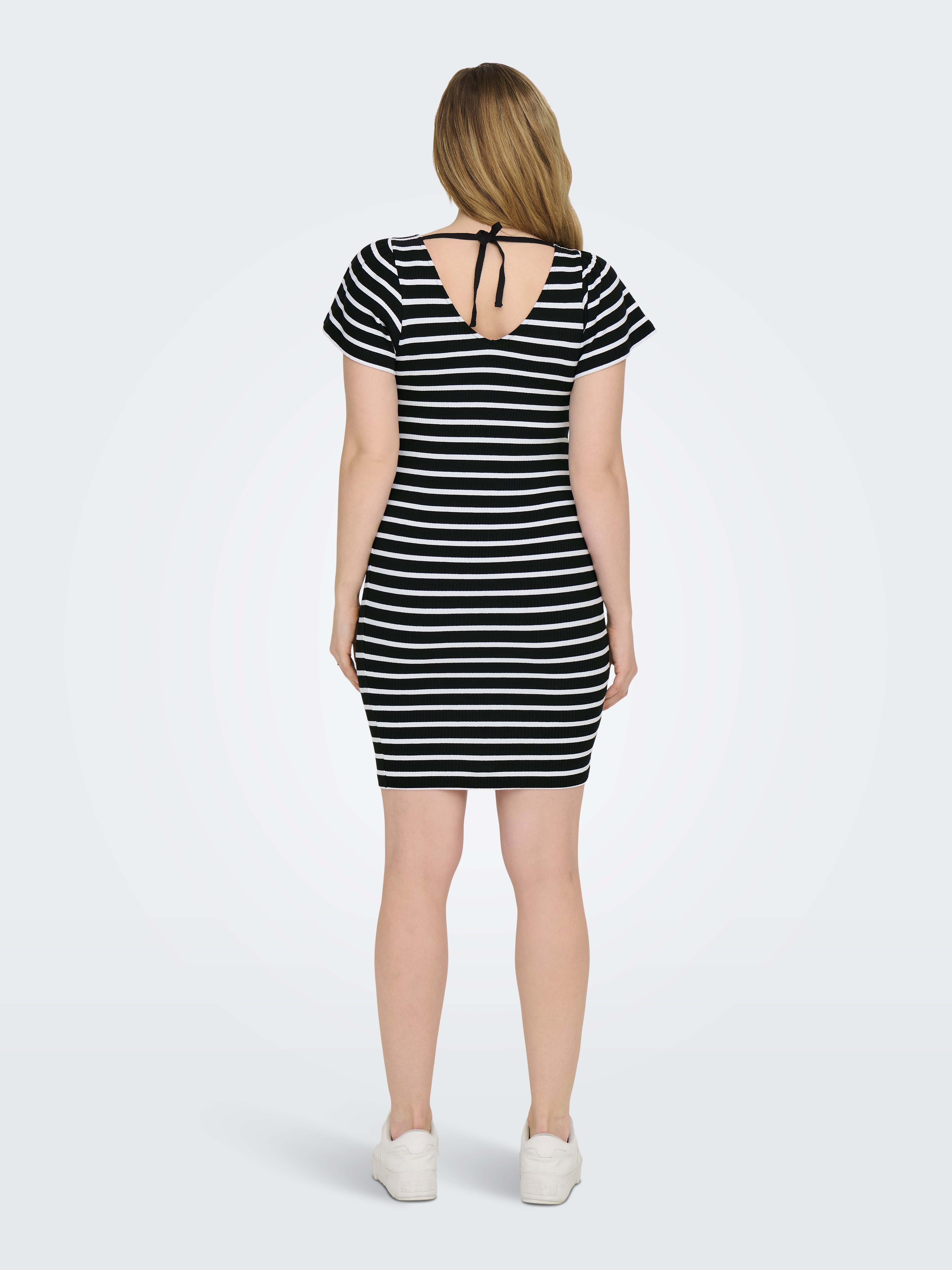 OLMLEELO Kurzes Kleid Black