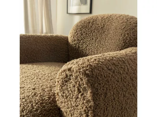 Fauteuil club en tissu bouclette marron Calya