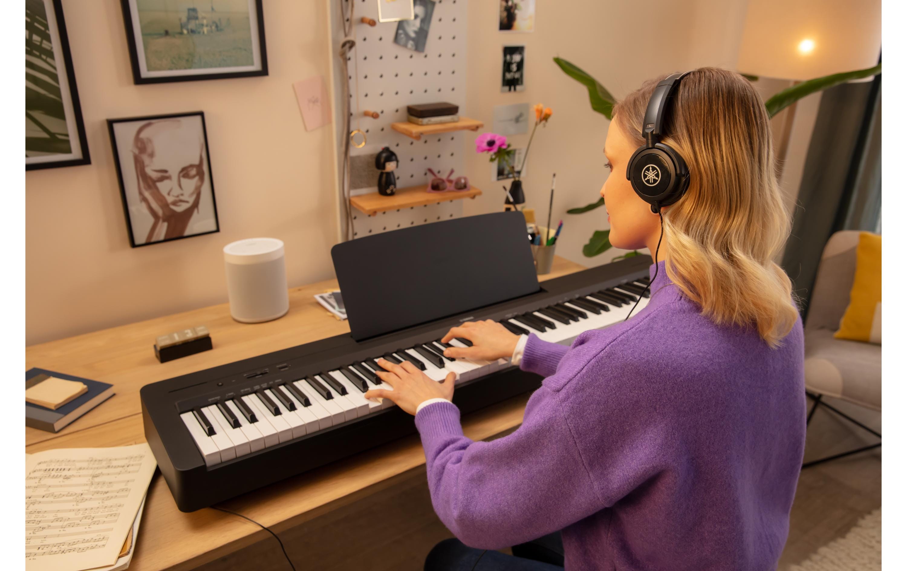 E-Piano P-145BT<br>Portables Piano mit 88 Tasten und Bluetooth