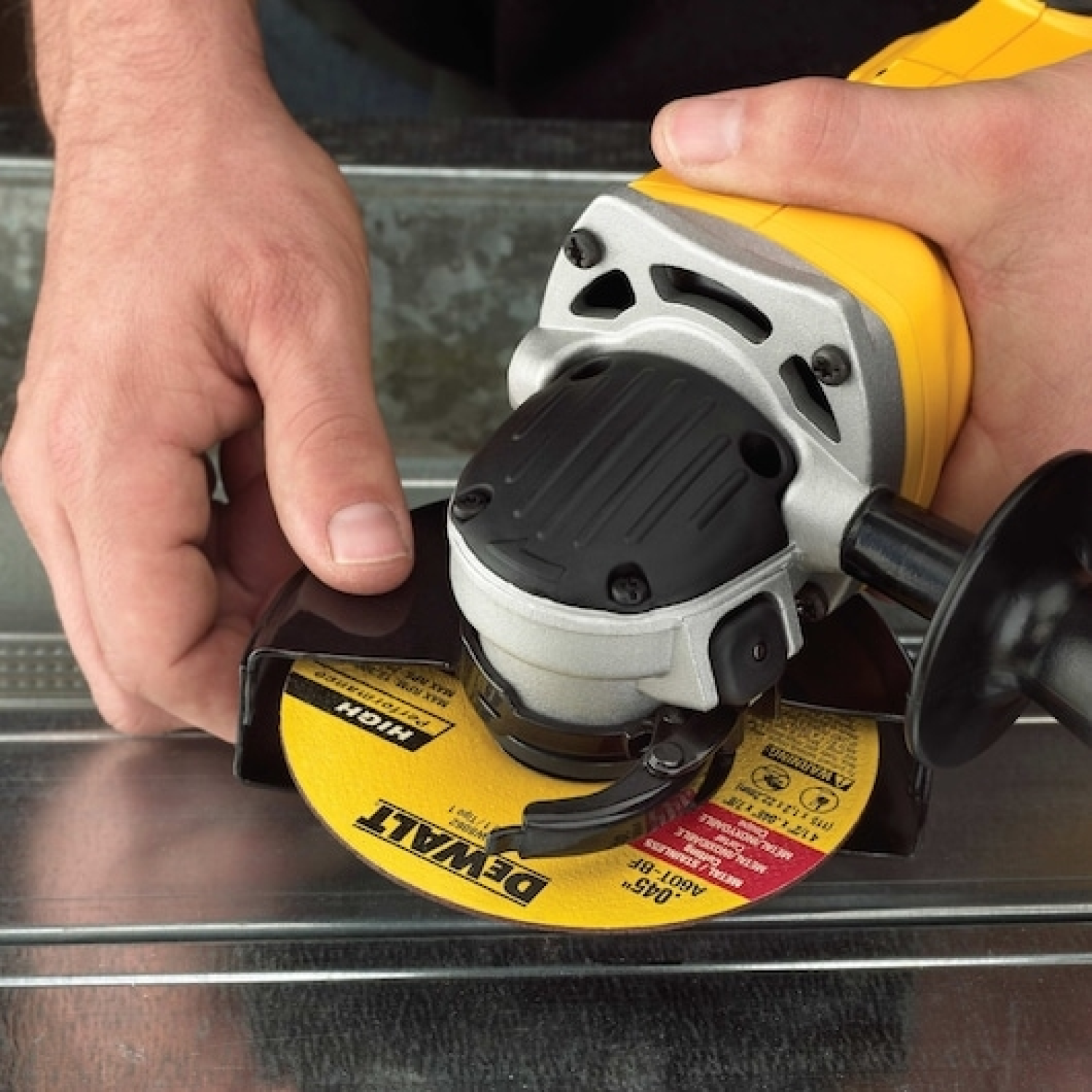 DeWALT DCG412M2 18V Li-Ion Accu haakse slijper set (2x 4.0Ah accu) in koffer - 125mm