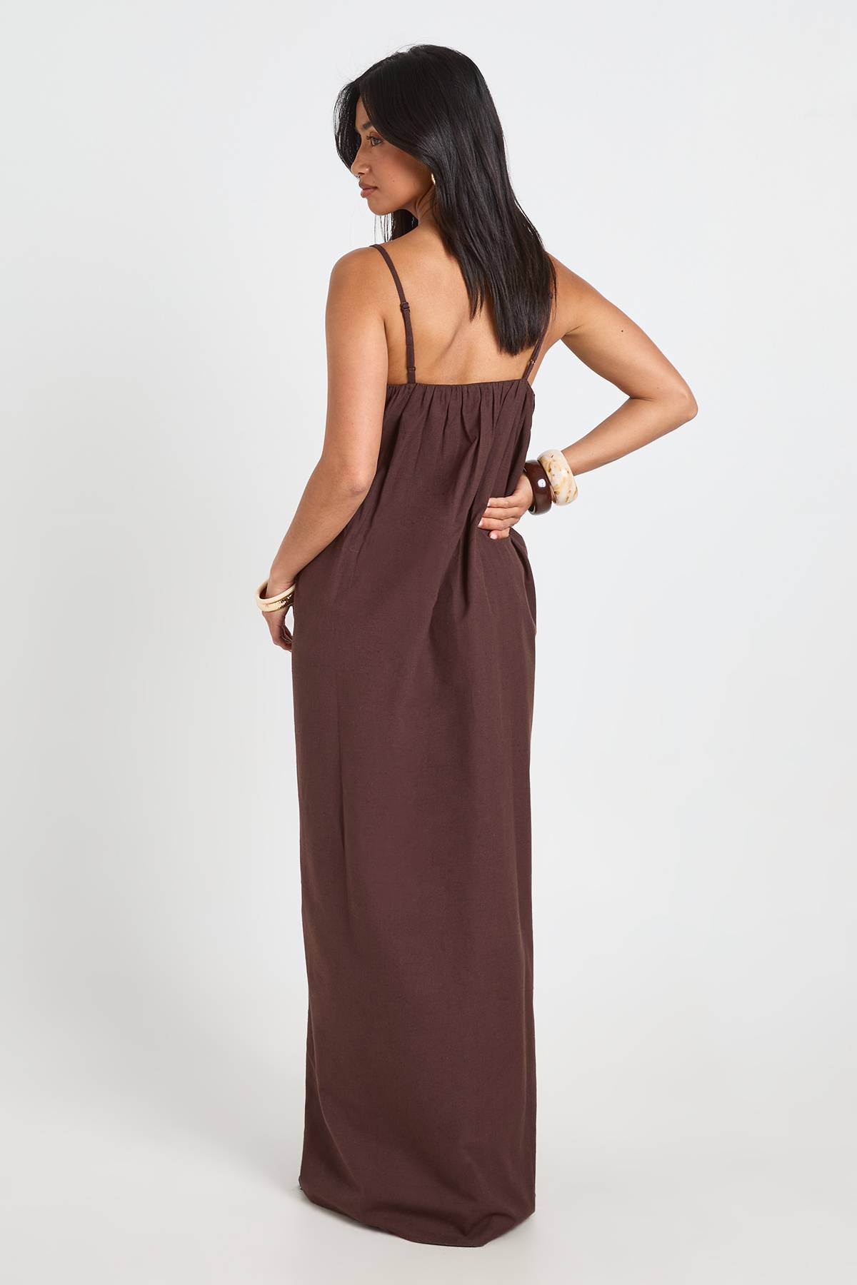 boohoo Robe Maxi En Lin Avec Détail Poches Pour Petite Taille