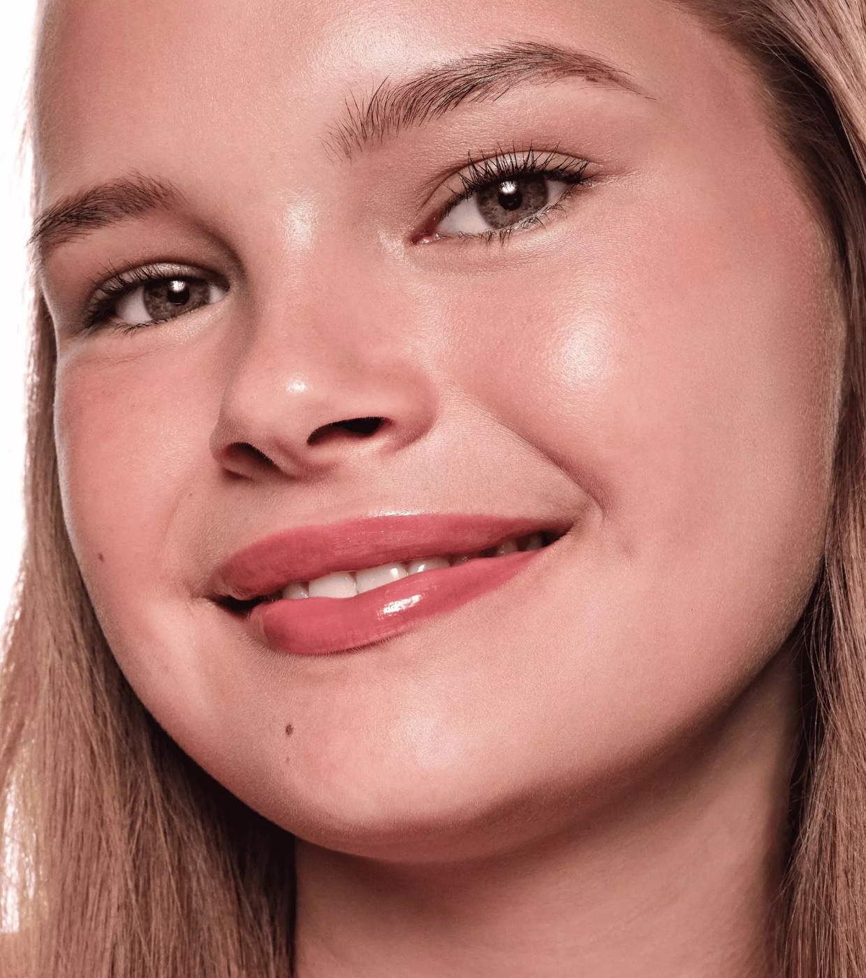 essence - Brilho labial volumizador Extreme Shine - 17: Mocha Mingle