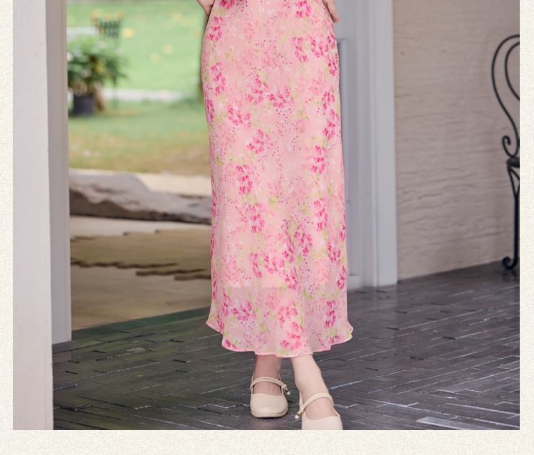 sansweet - Effen cropped vest / spaghettibandjes bloemen maxi manteljurk / set