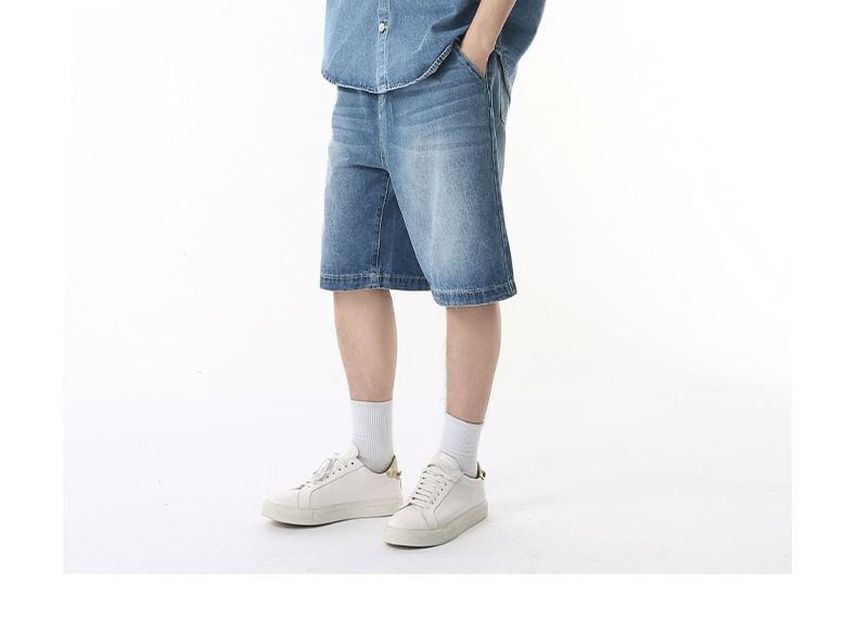 FAERIS - Gewassen denim overhemd met knoopjes en elleboogmouwen / Jorts met wijde pijpen en middelhoge taille