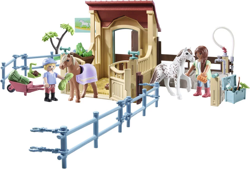 CAVALIERES AVEC BOX ET PONEYS - 71494