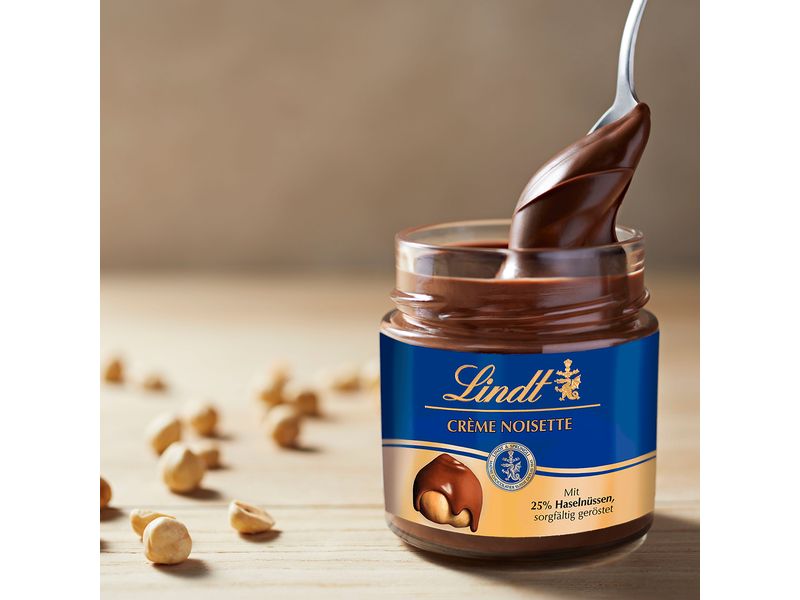Lindt Brotaufstrich Milch 25% Haselnuss 220 g Schokoladiger Brotaufstrich mit Haselnüssen