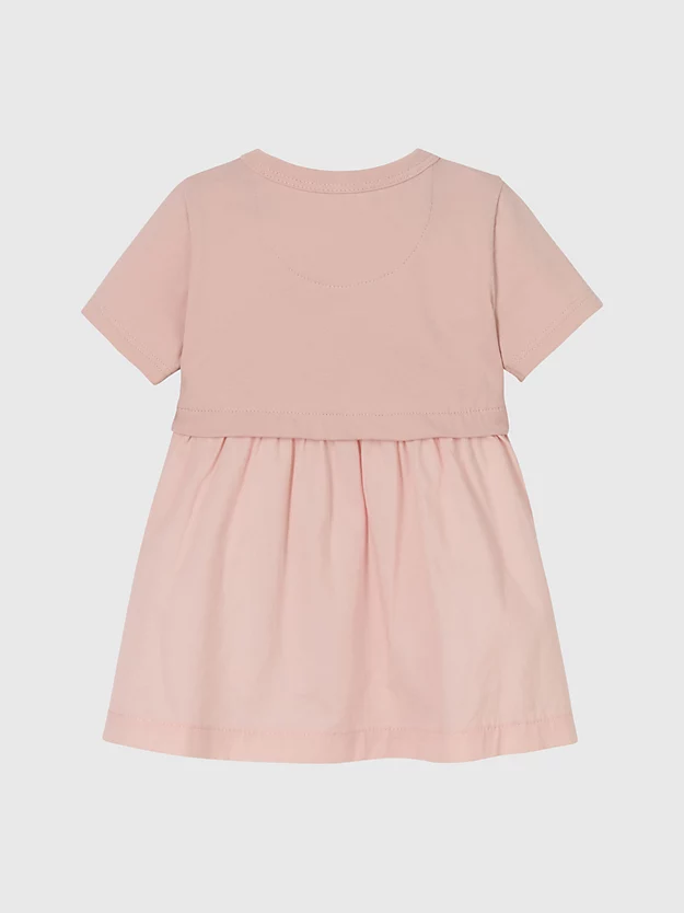 Conjunto de vestido de bebê com monograma