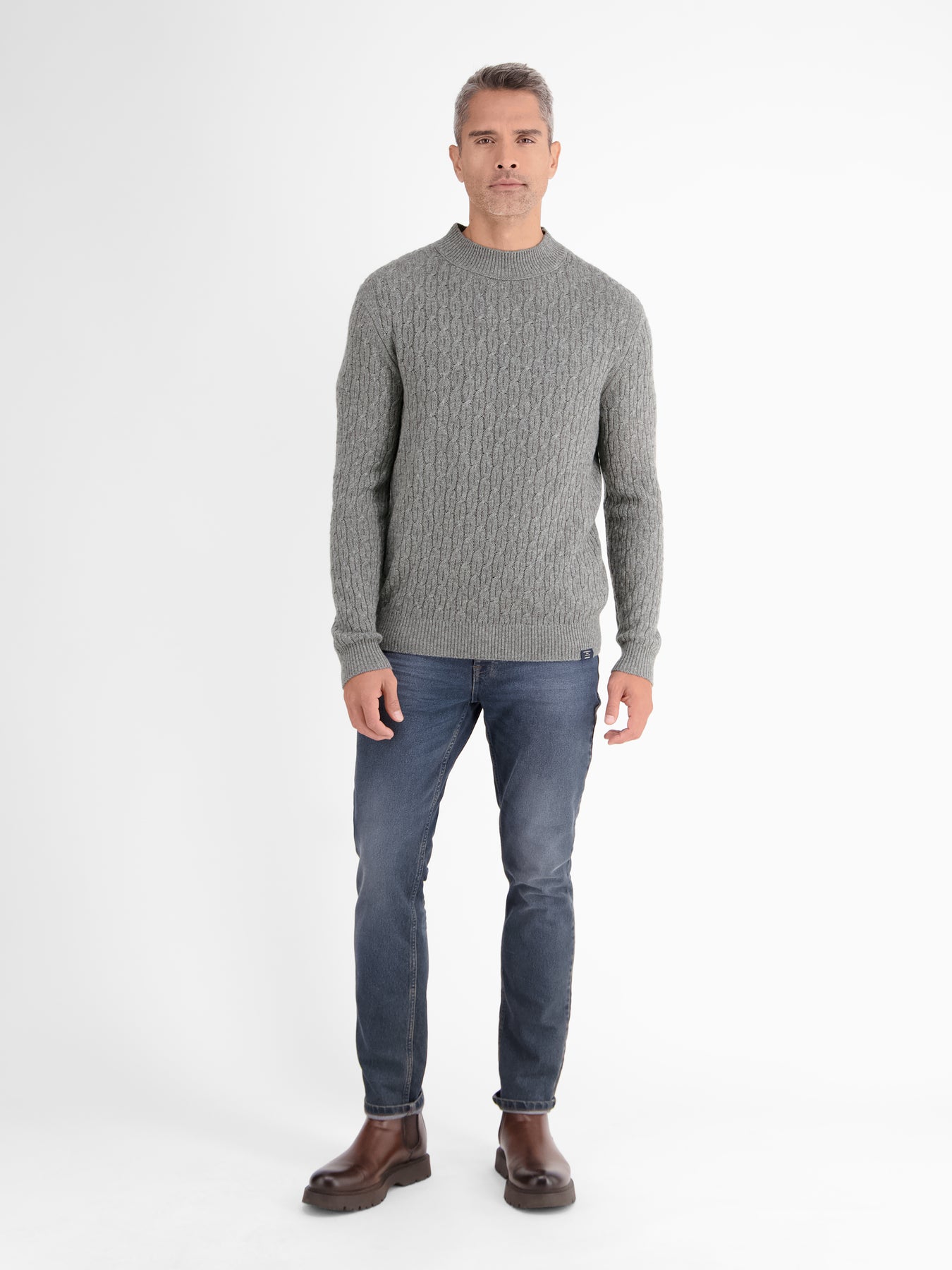 Cable-Strickpullover mit Turtleneck