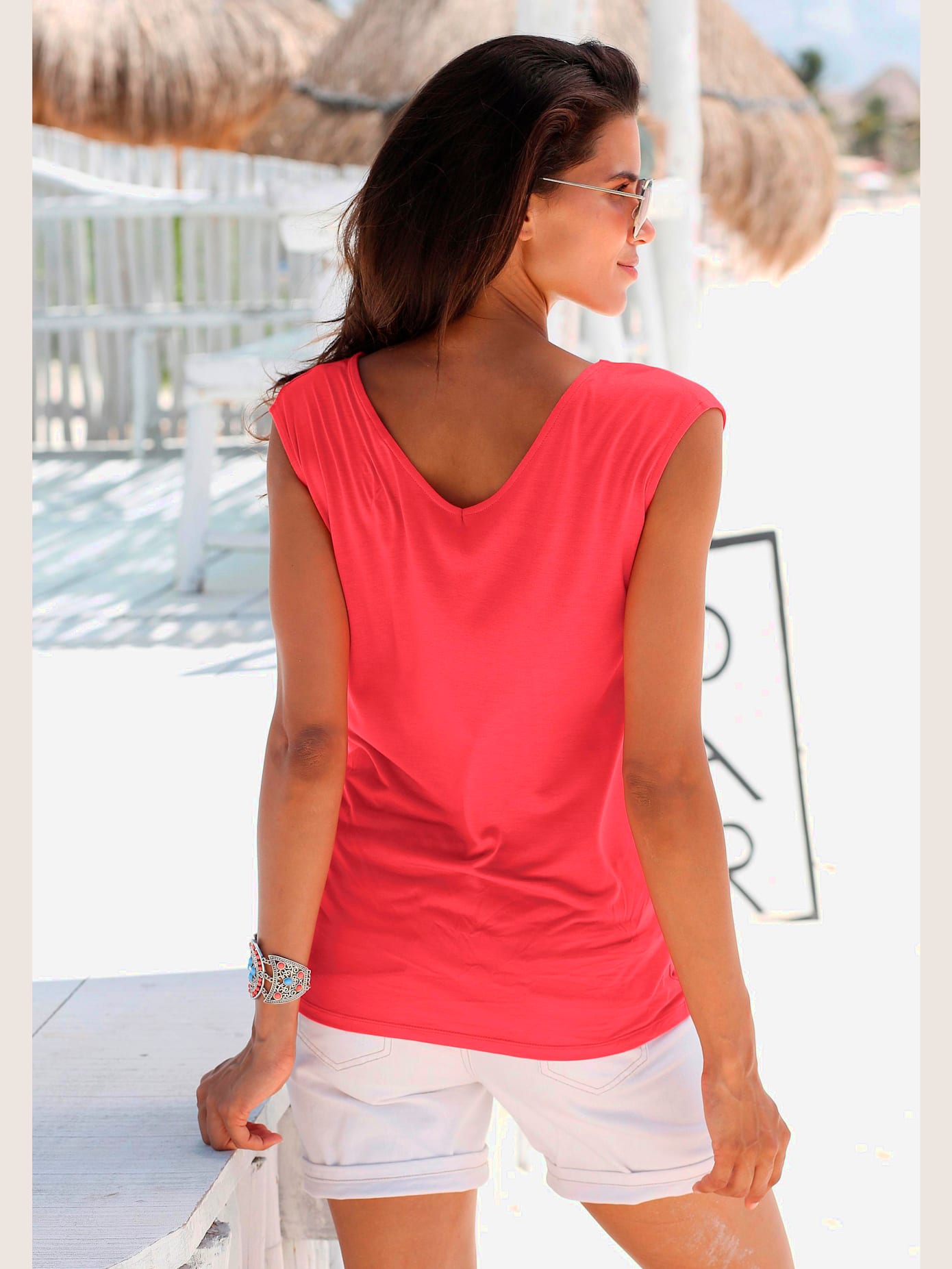 T-shirt col v avec cordons
