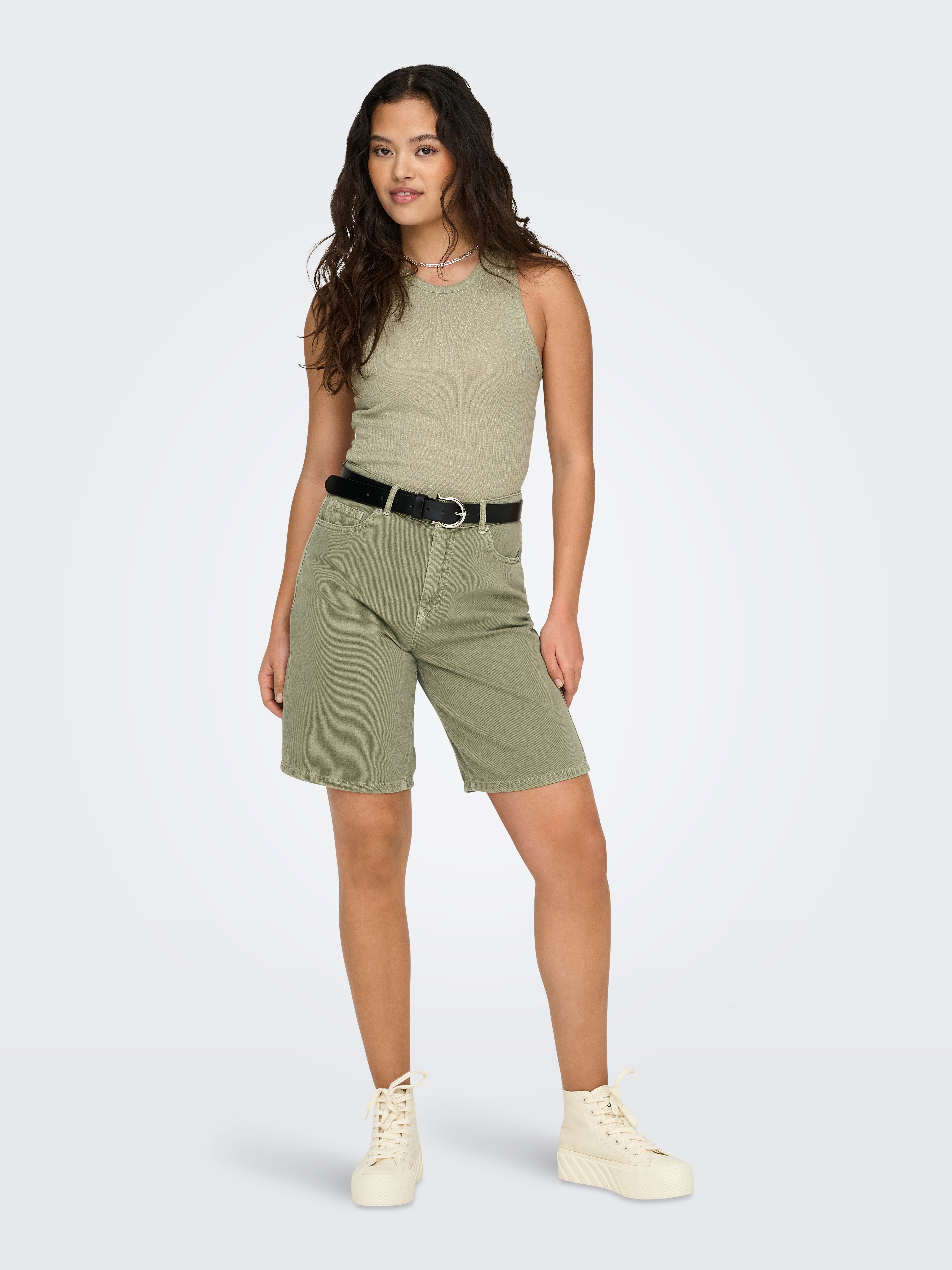 ONLSILLA Mittlere Taille Locker geschnitten Bermuda Shorts Aloe
