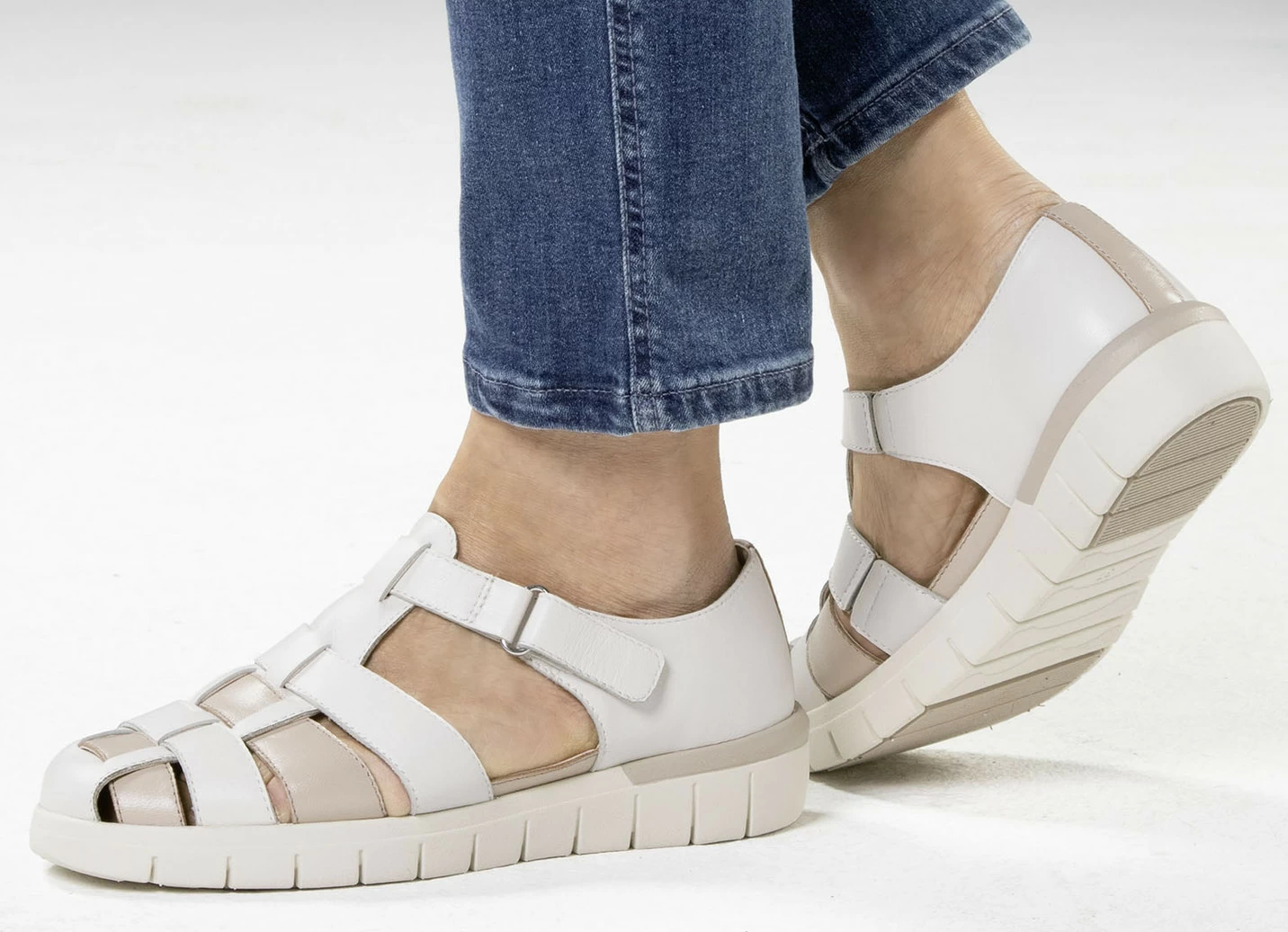 ELENA EDEN Slipper mit luftigen Durchbrüchen