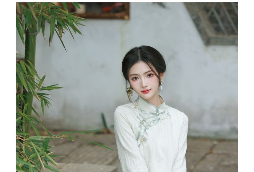 Nebbia - Set: Hanfu-top met elleboogmouwen en geborduurde bloemen + effen midi-A-lijn rok met hoge taille