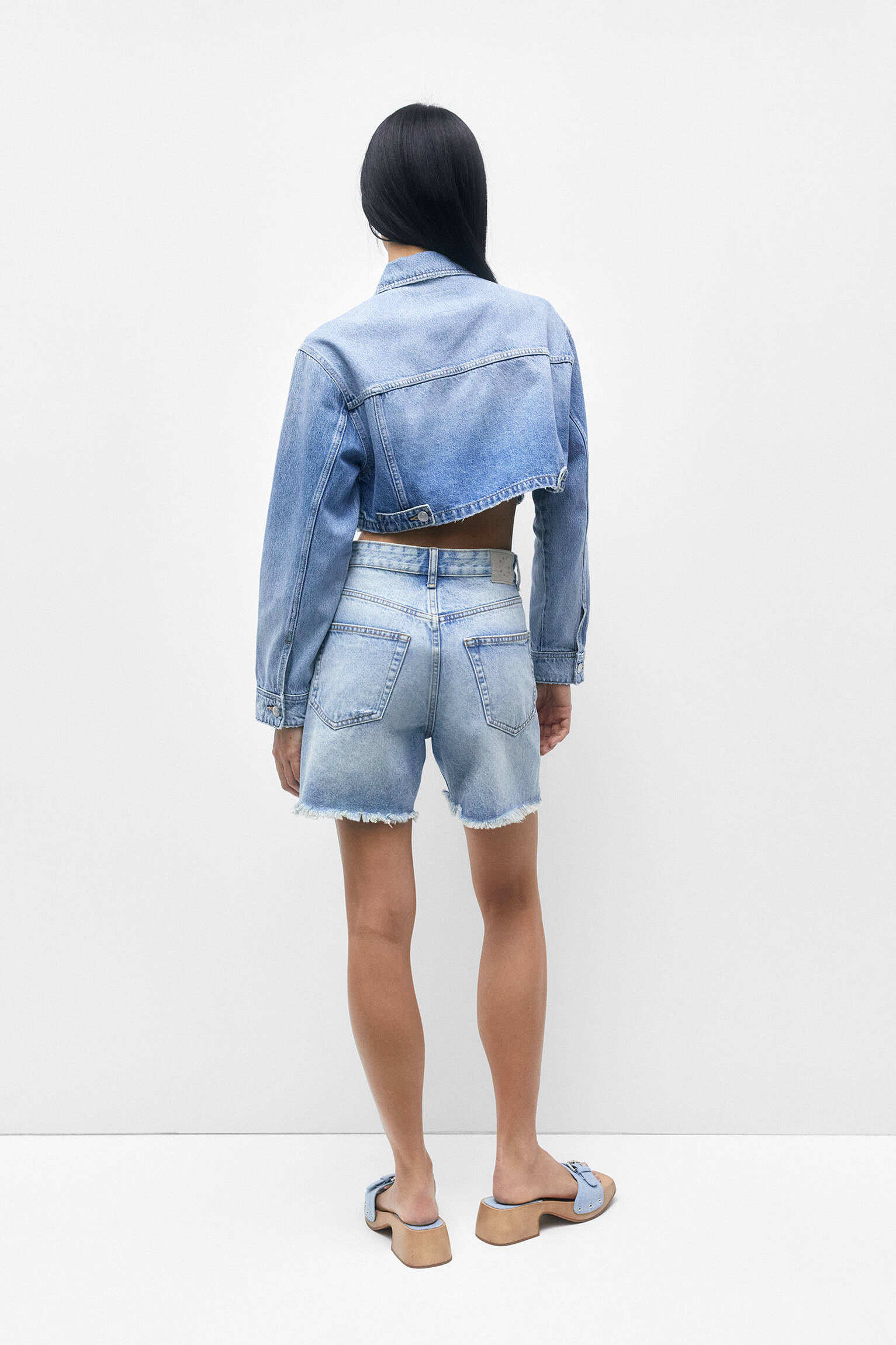 JAQUETA CURTA ESTILO COWBOY - AZUL CLARO