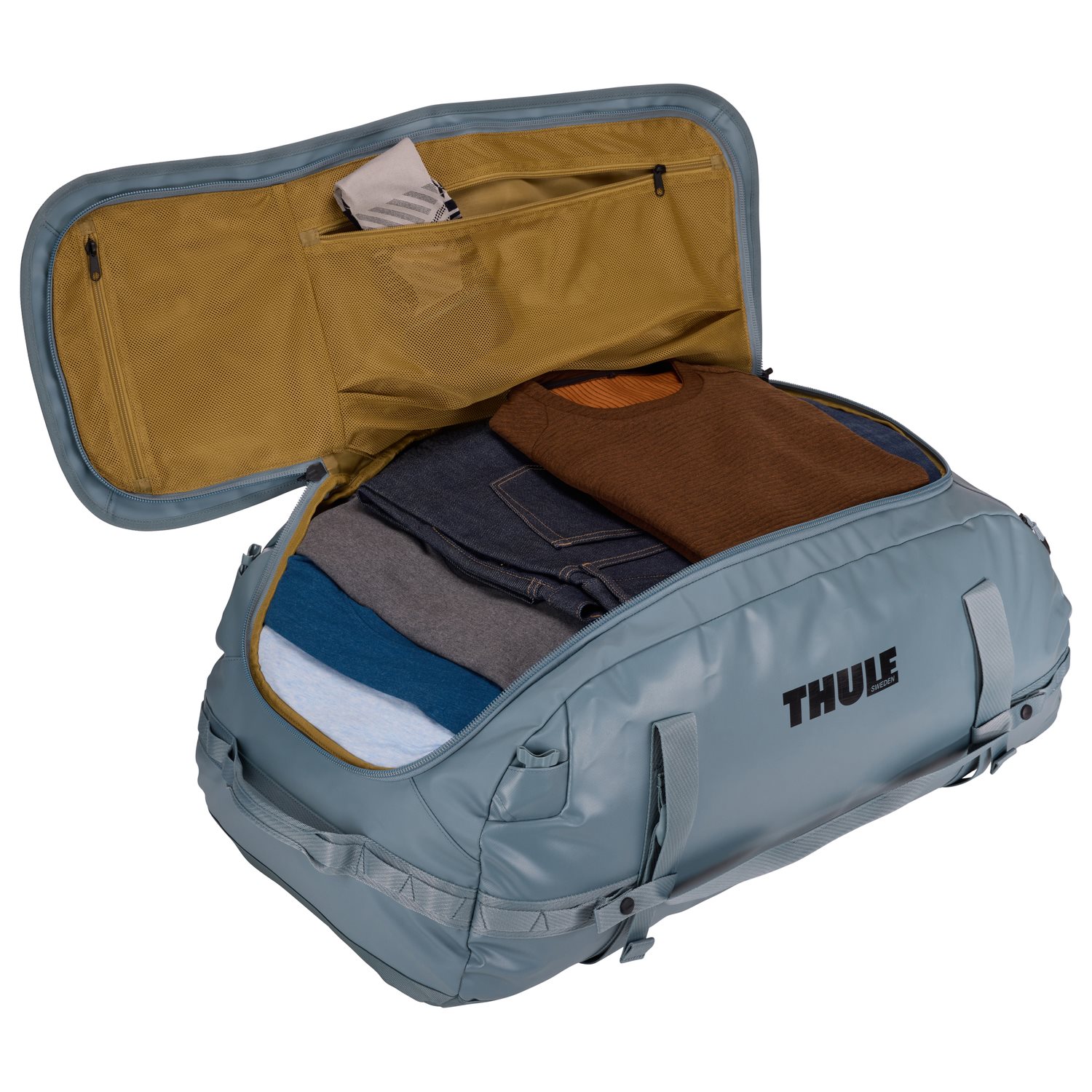 Thule Chasm Duffel 90L pond
