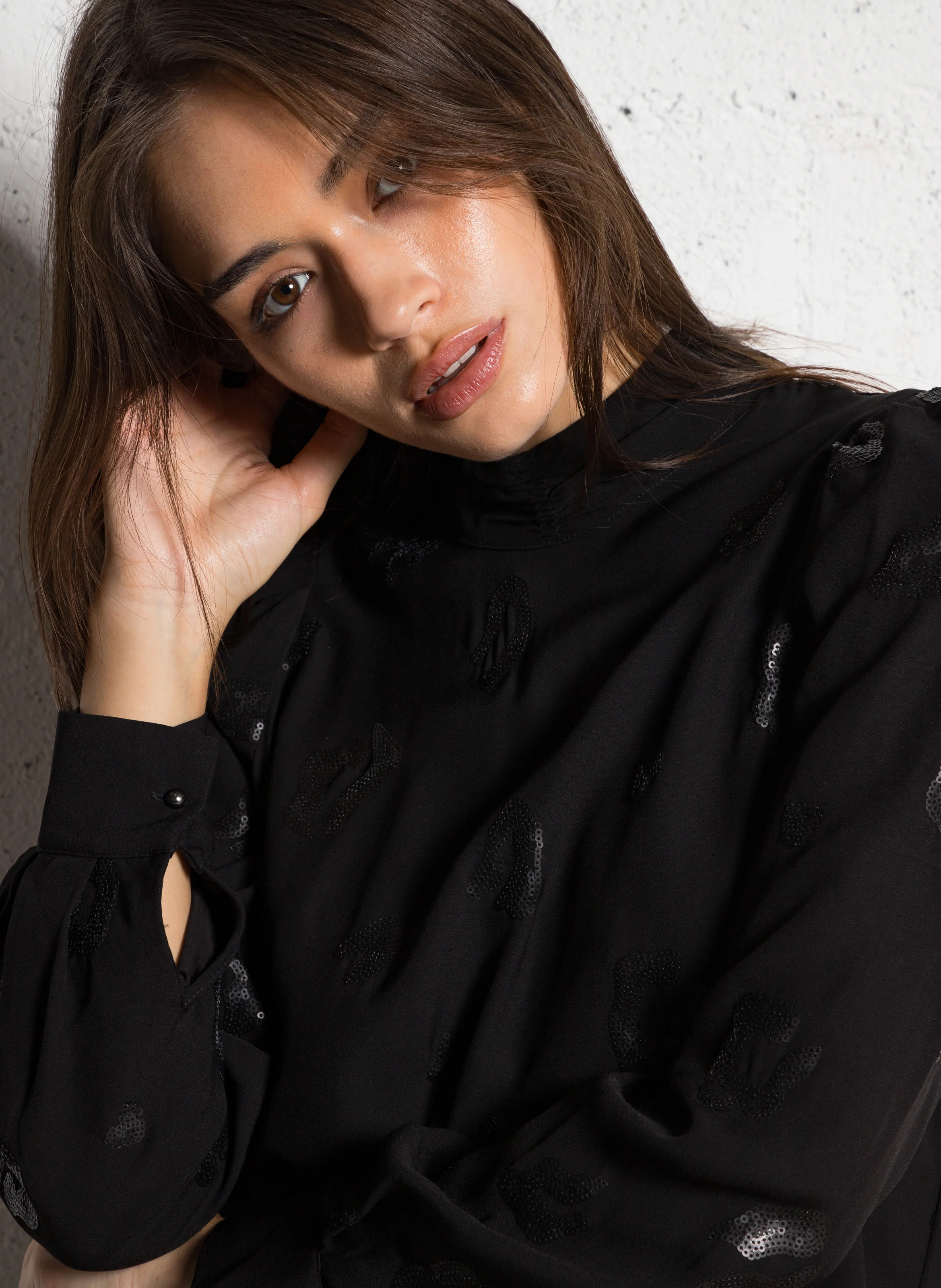 Blouse col montant à sequins | Noir