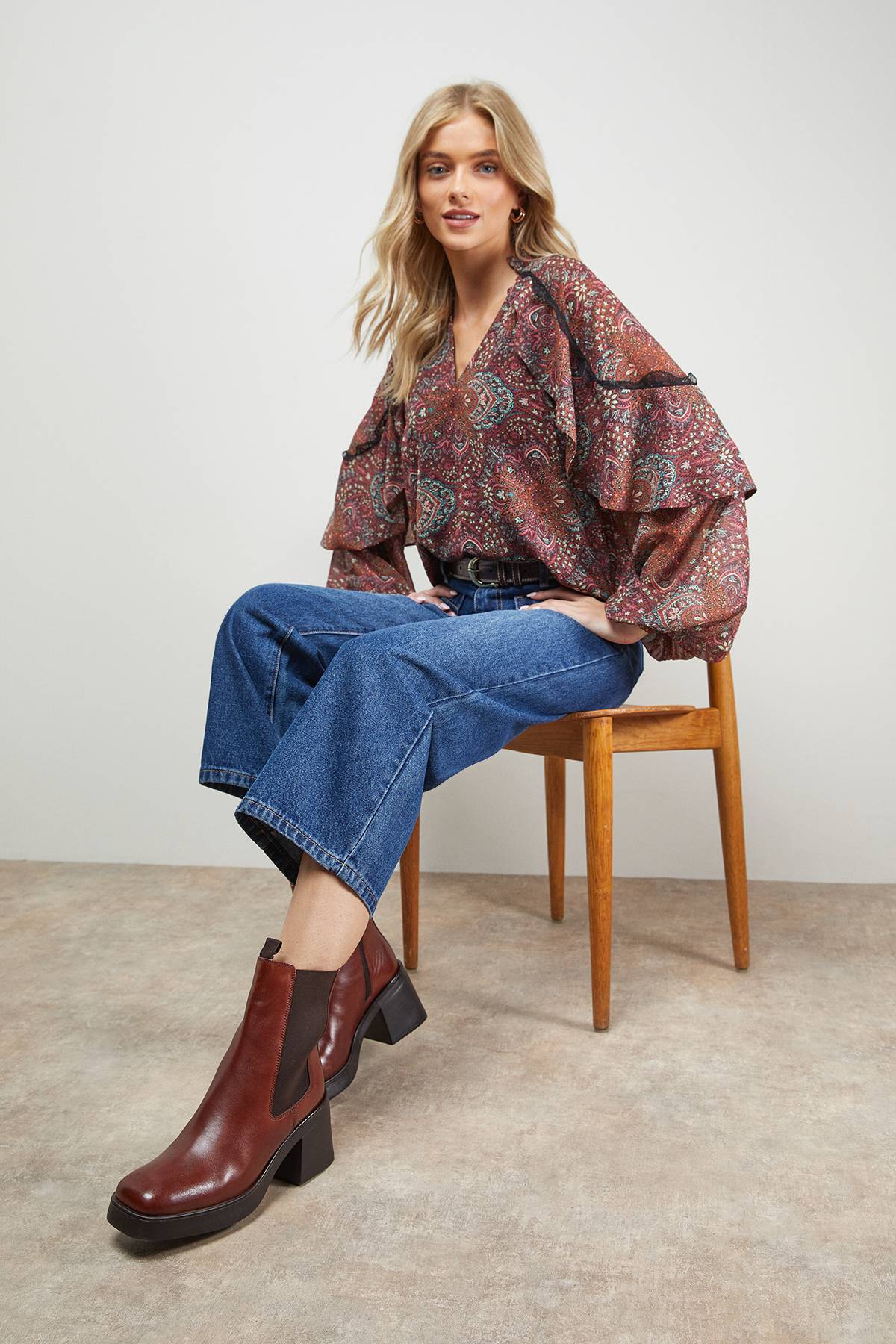 Oasis Bottines Chelsea Barbara en Cuir Véritable à Talon Épais