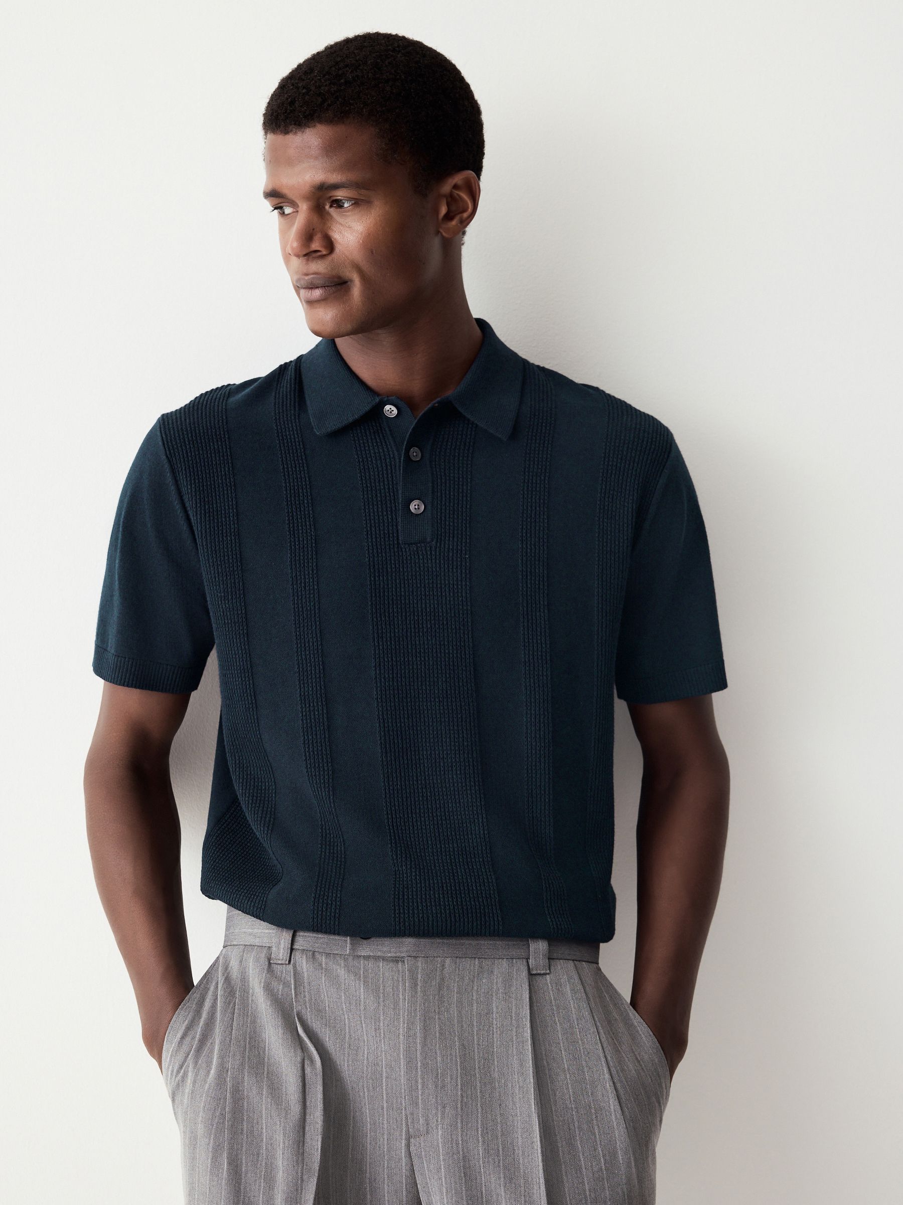 Donkerblauw - Regular-fit poloshirt met textuur, hoog katoengehalte, korte mouwen en gebreid