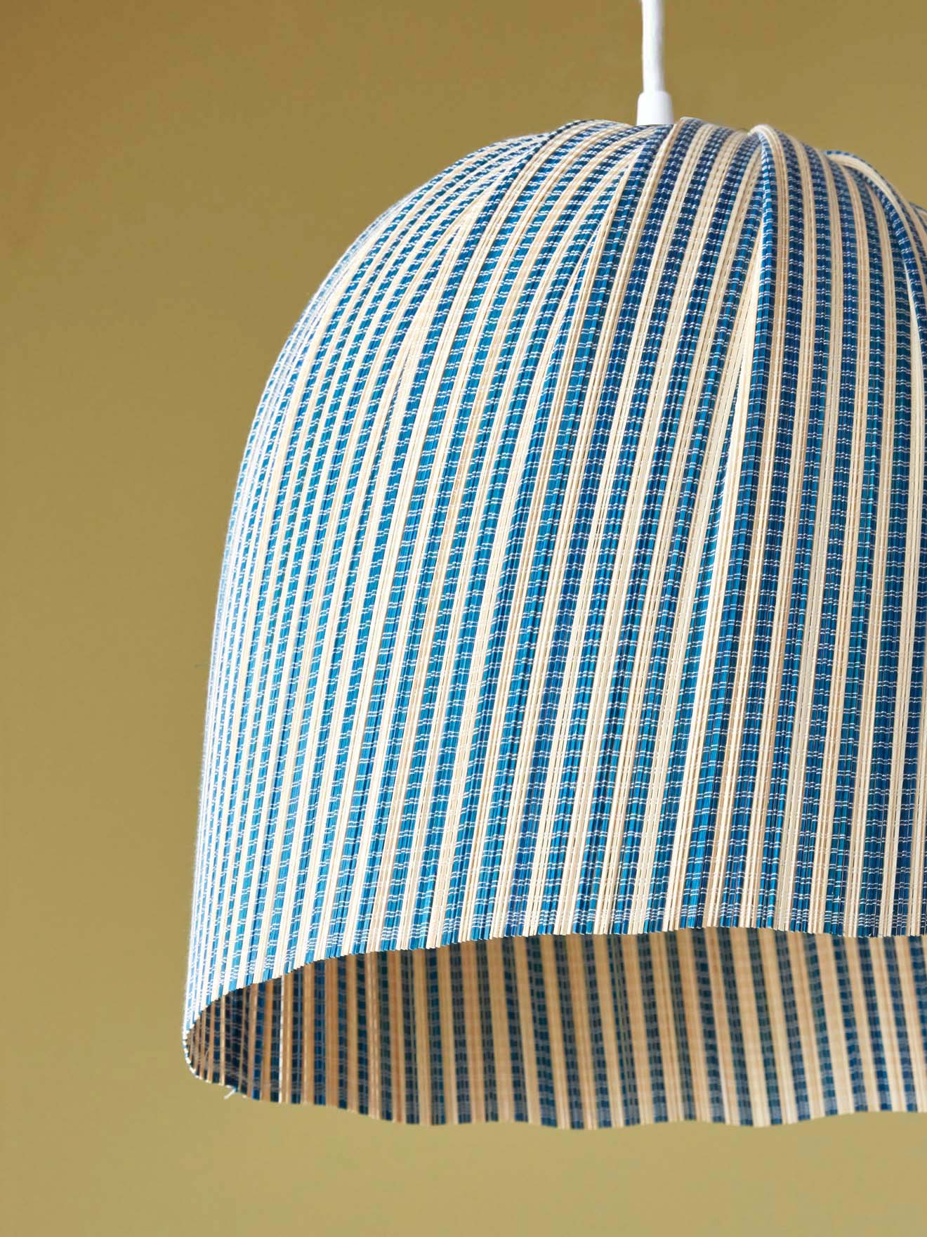 Suspension bambou forme cloche