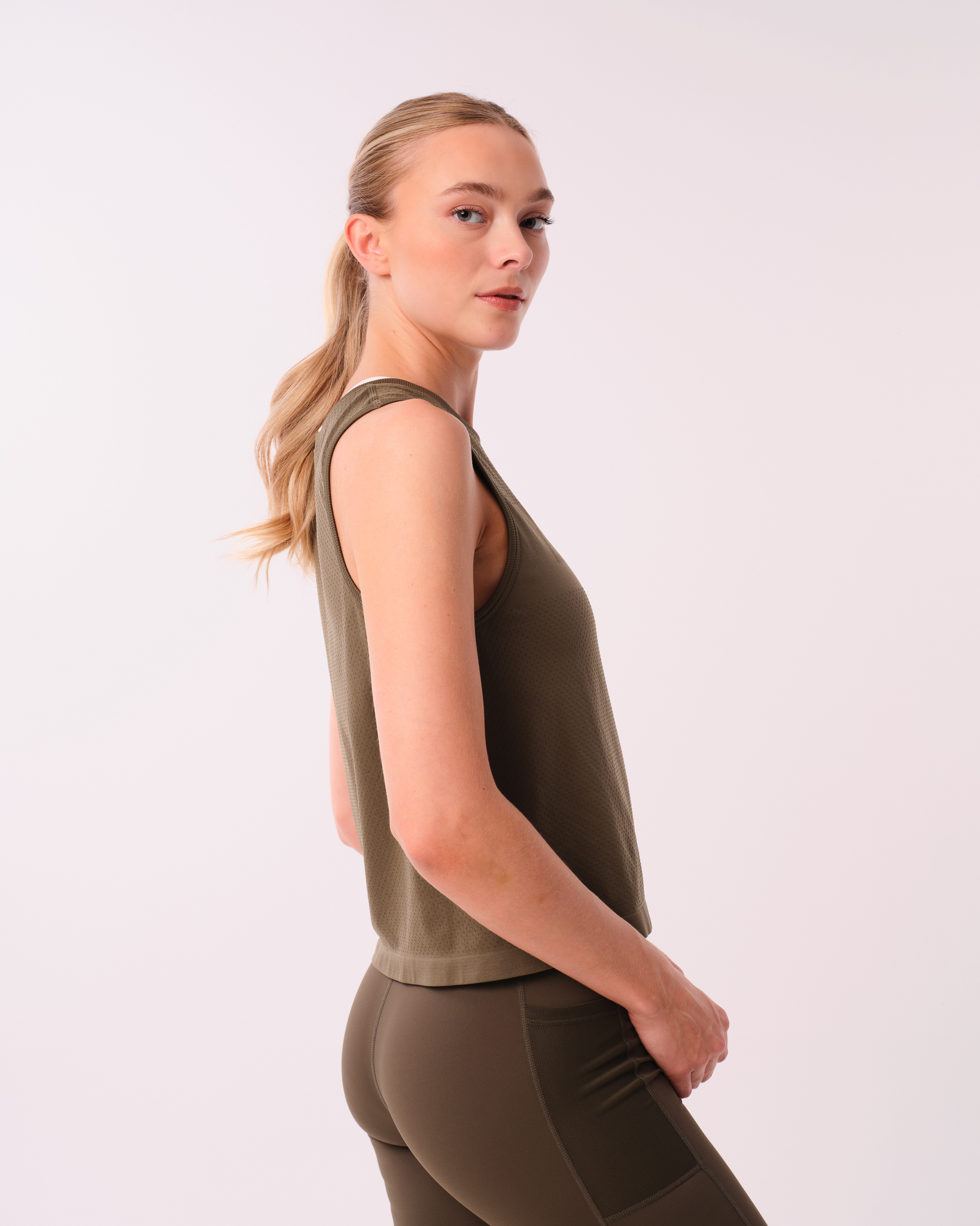 LEVITY Breeze Seamless Tank Dusty Green
