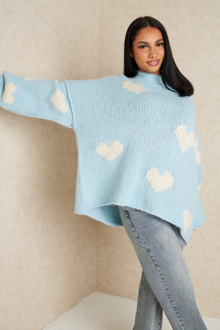 Pull bleu à coeur