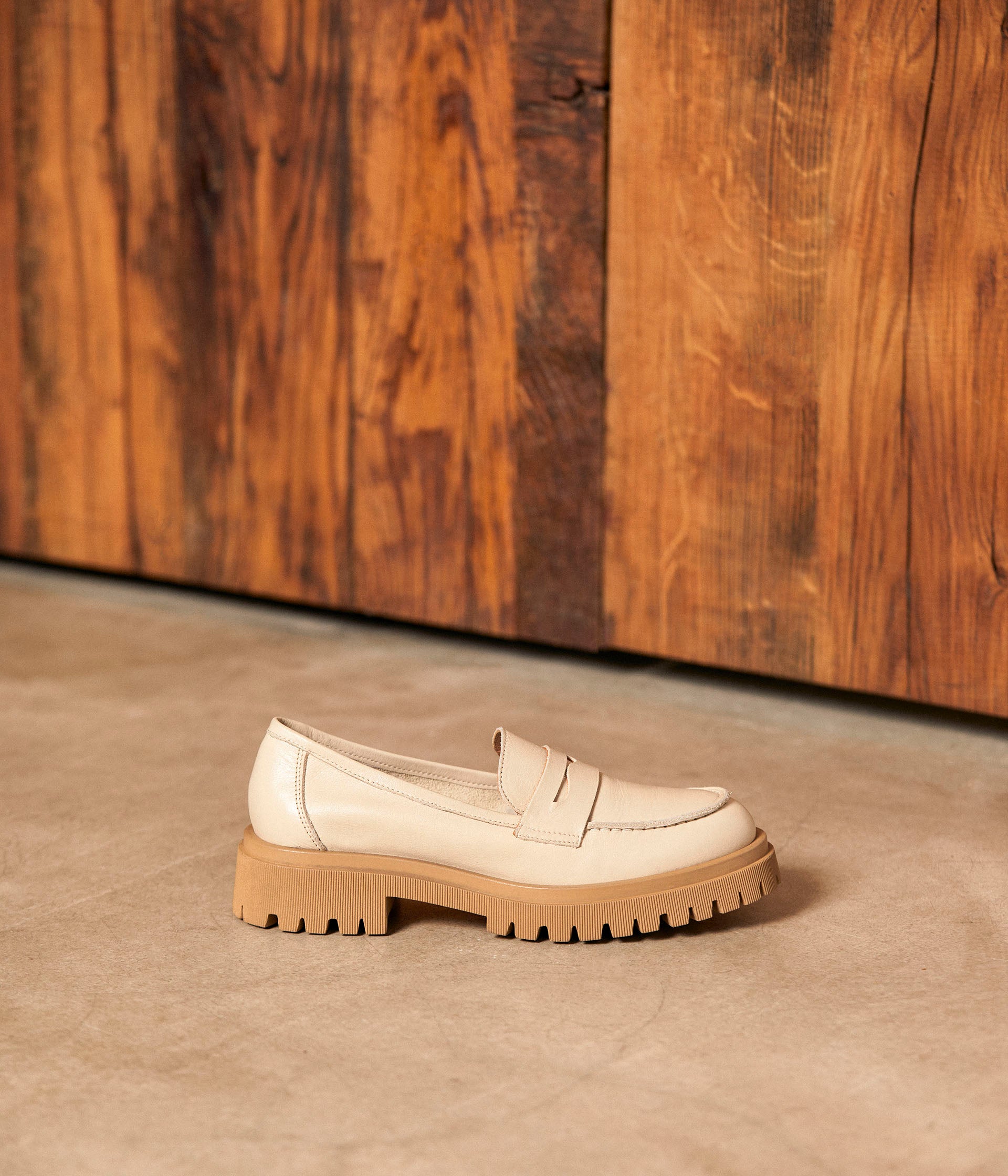 Mocassins semelles crantées écru Pharell