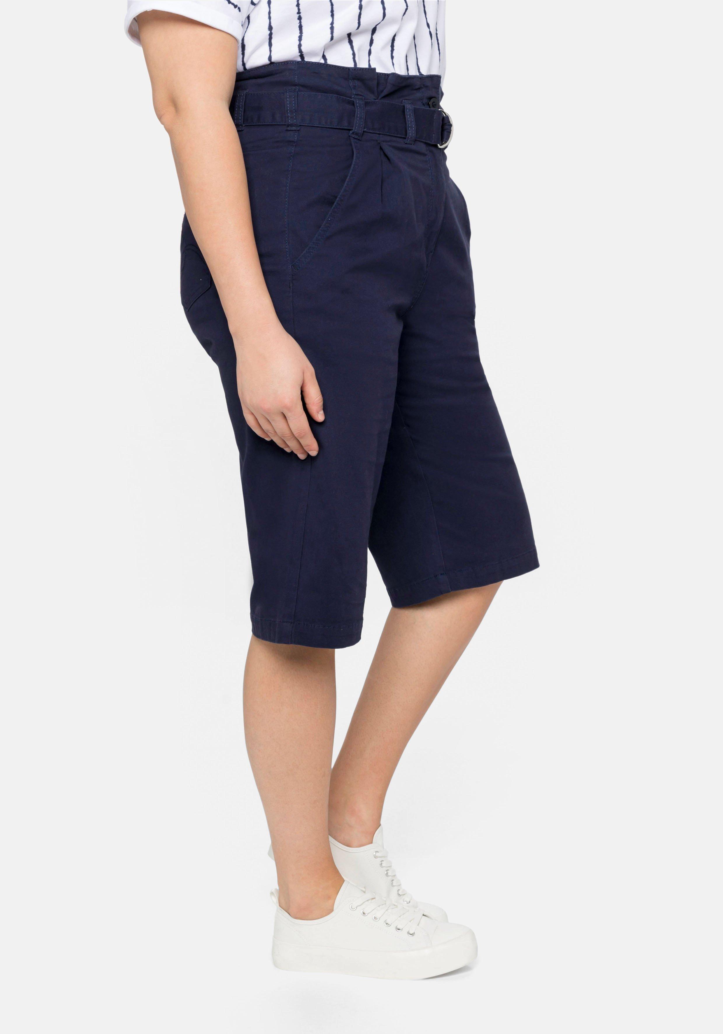 Twill-Bermudas mit High-Waist-Bund und Gürtel
