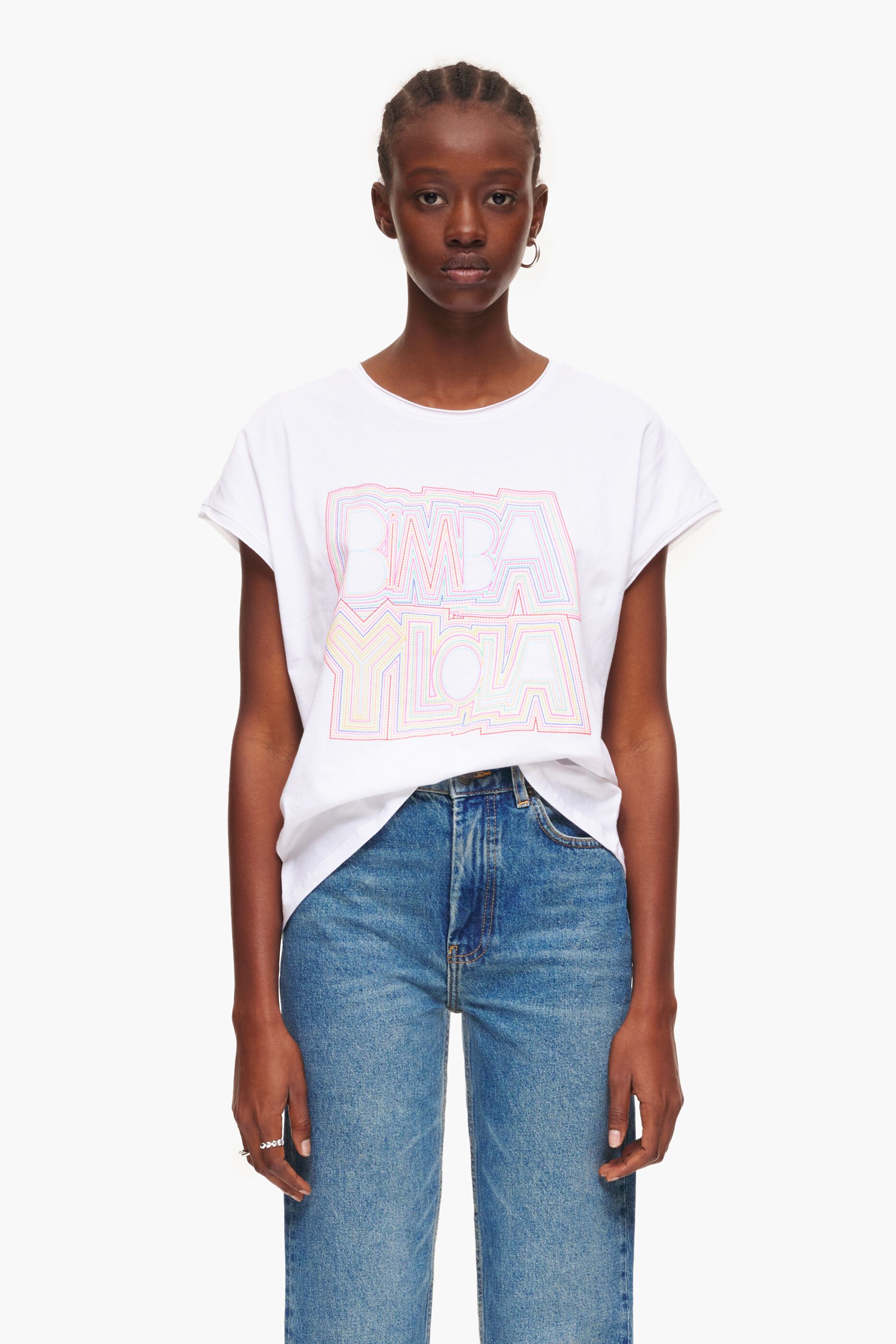 Camiseta branca com logo